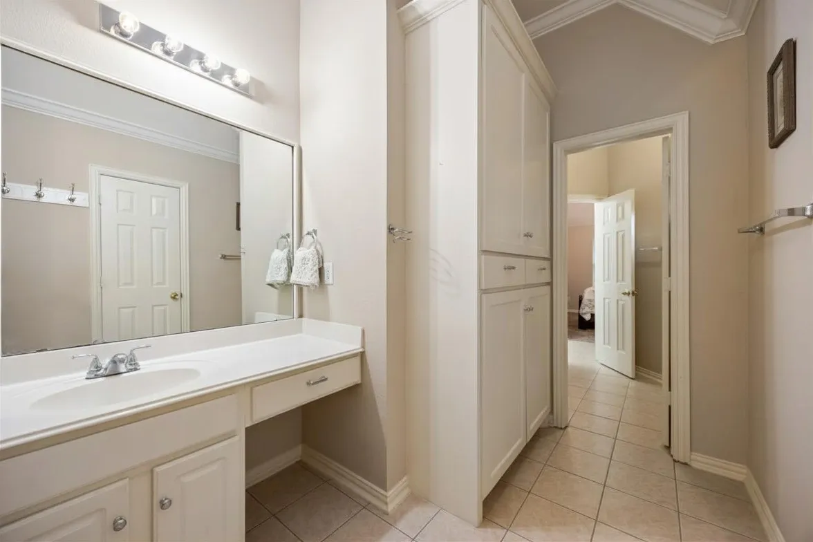 Single Family Residence For Sale in Dallas County , 1501 Weathered Wood Lane, Garland, Texas 75040, 5 Bedroom, 4 Bathroom, 2 Garage spaces, 4,018 Sqft, built in 2002, mls#21266903, Real Estate Agent in Garland, Homes For Sale in Dallas county, Homes For Sale in Garland, Realtor in Garland Texas, Real Estate Brokerage Independent Realty Texas, Luminita Cordes Realtor