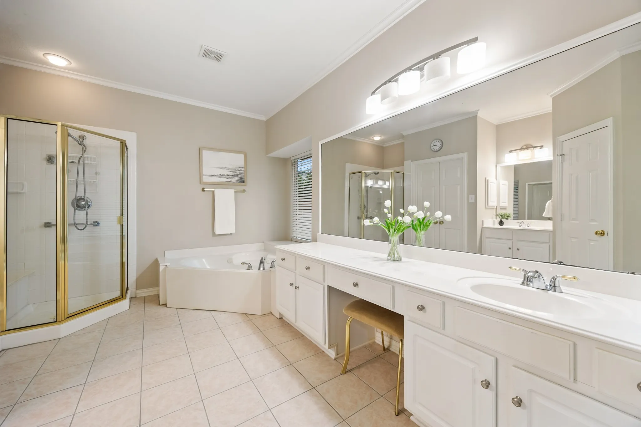 Single Family Residence For Sale in Dallas County , 1501 Weathered Wood Lane, Garland, Texas 75040, 5 Bedroom, 4 Bathroom, 2 Garage spaces, 4,018 Sqft, built in 2002, mls#21266903, Real Estate Agent in Garland, Homes For Sale in Dallas county, Homes For Sale in Garland, Realtor in Garland Texas, Real Estate Brokerage Independent Realty Texas, Luminita Cordes Realtor