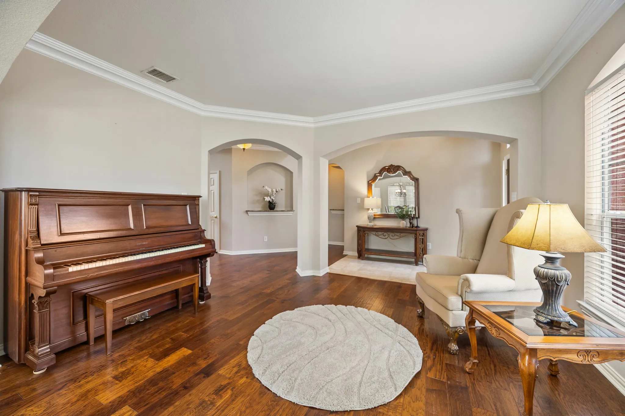 Single Family Residence For Sale in Dallas County , 1501 Weathered Wood Lane, Garland, Texas 75040, 5 Bedroom, 4 Bathroom, 2 Garage spaces, 4,018 Sqft, built in 2002, mls#21266903, Real Estate Agent in Garland, Homes For Sale in Dallas county, Homes For Sale in Garland, Realtor in Garland Texas, Real Estate Brokerage Independent Realty Texas, Luminita Cordes Realtor