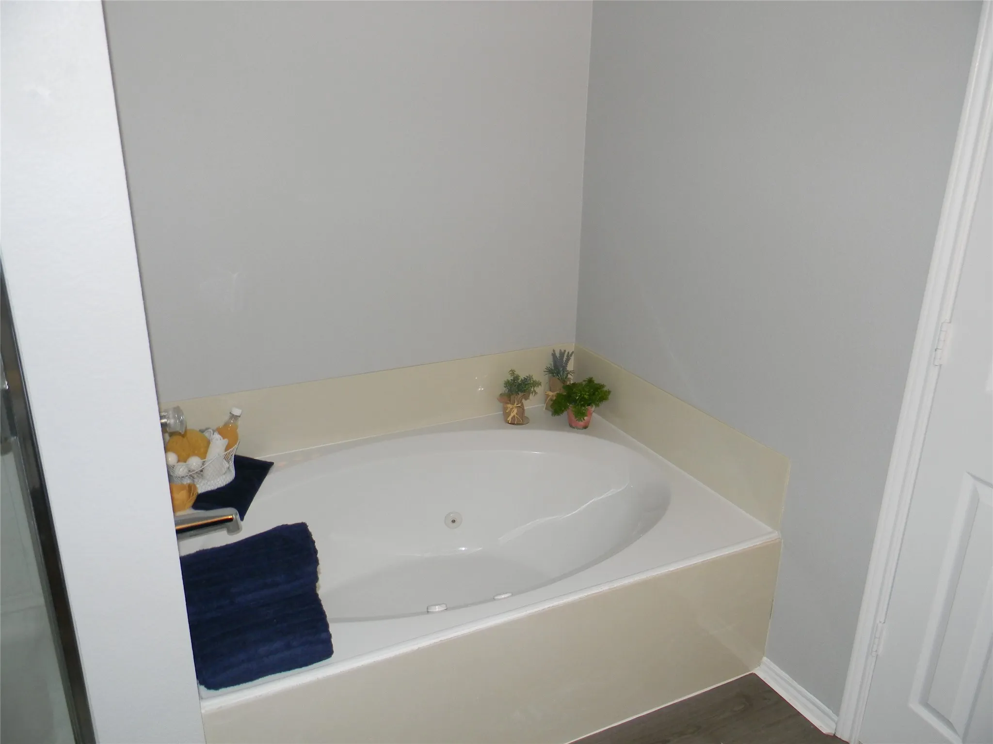 Single Family Residence For Rent in Tarrant County , 4636 Mountain Oak Street, Fort Worth, Texas 76244, 3 Bedroom, 3 Bathroom, 2 Garage spaces, 2,236 Sqft, built in 2007, mls#21277364, Real Estate Agent in Fort Worth, Homes For Rent in Tarrant county, Homes For Rent in Fort Worth, Realtor in Fort Worth Texas, Real Estate Brokerage Independent Realty Texas, Luminita Cordes Realtor