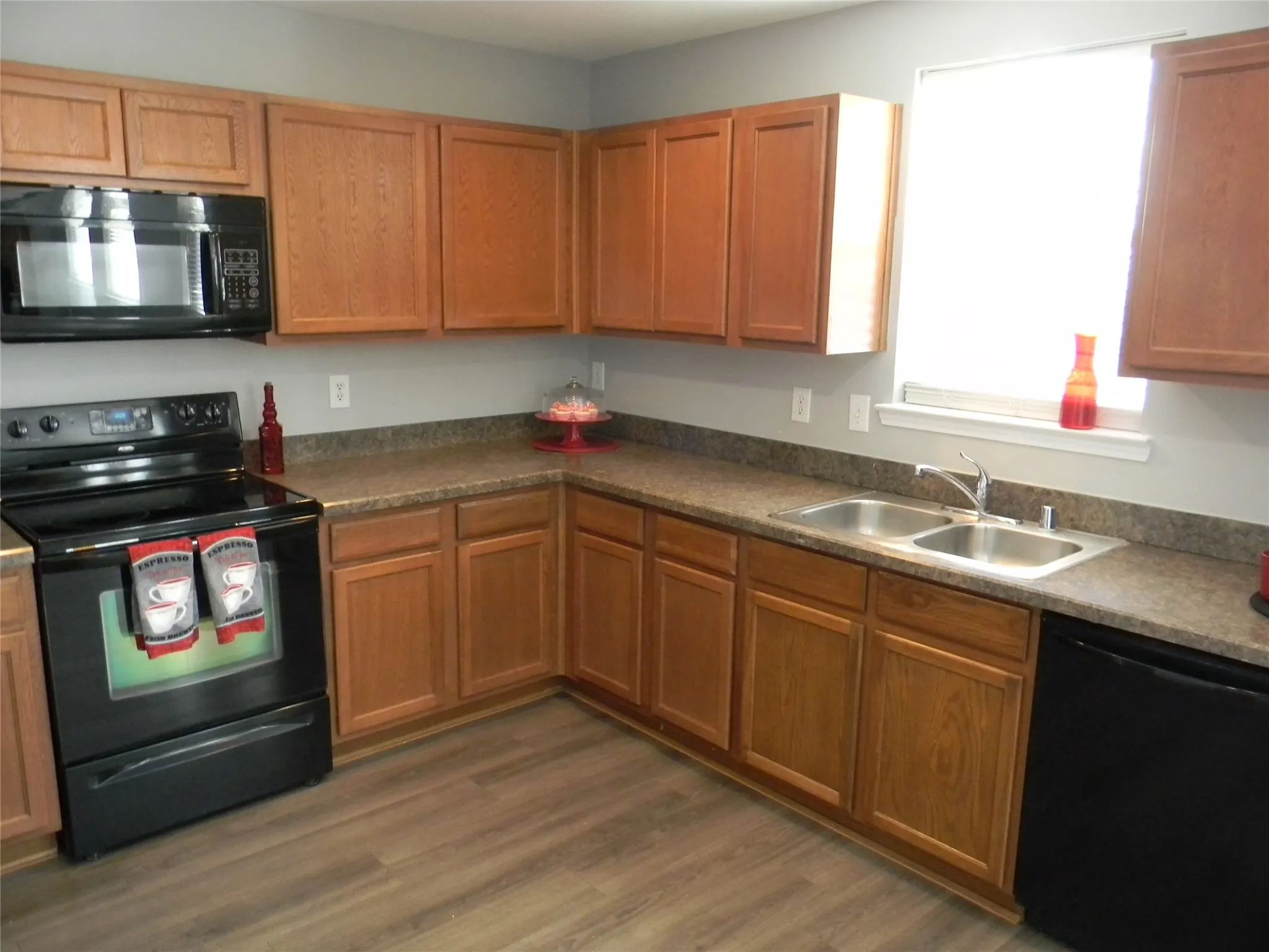 Single Family Residence For Rent in Tarrant County , 4636 Mountain Oak Street, Fort Worth, Texas 76244, 3 Bedroom, 3 Bathroom, 2 Garage spaces, 2,236 Sqft, built in 2007, mls#21277364, Real Estate Agent in Fort Worth, Homes For Rent in Tarrant county, Homes For Rent in Fort Worth, Realtor in Fort Worth Texas, Real Estate Brokerage Independent Realty Texas, Luminita Cordes Realtor