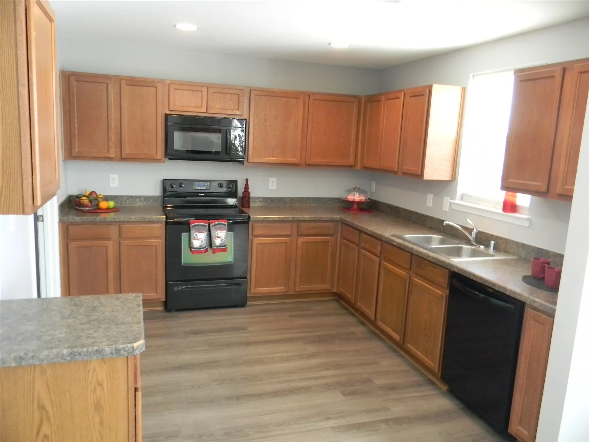 Single Family Residence For Rent in Tarrant County , 4636 Mountain Oak Street, Fort Worth, Texas 76244, 3 Bedroom, 3 Bathroom, 2 Garage spaces, 2,236 Sqft, built in 2007, mls#21277364, Real Estate Agent in Fort Worth, Homes For Rent in Tarrant county, Homes For Rent in Fort Worth, Realtor in Fort Worth Texas, Real Estate Brokerage Independent Realty Texas, Luminita Cordes Realtor