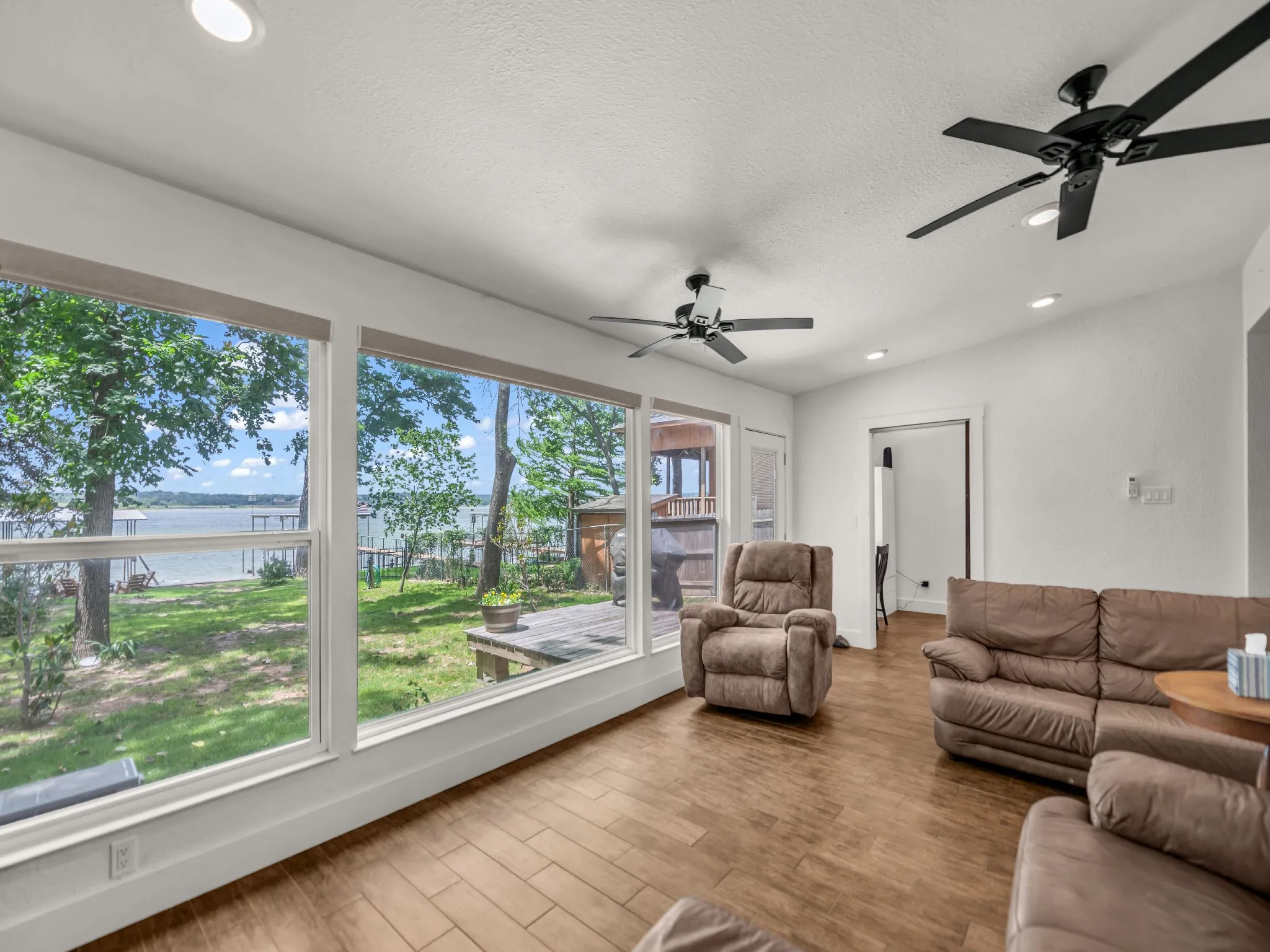 Single Family Residence For Sale in Parker County , 1011 E Lake Drive, Weatherford, Texas 76087, 2 Bedroom, 1 Bathroom, Garage spaces, 820 Sqft, built in 2011, mls#21274359, Real Estate Agent in Weatherford, Homes For Sale in Parker county, Homes For Sale in Weatherford, Realtor in Weatherford Texas, Real Estate Brokerage Independent Realty Texas, Luminita Cordes Realtor