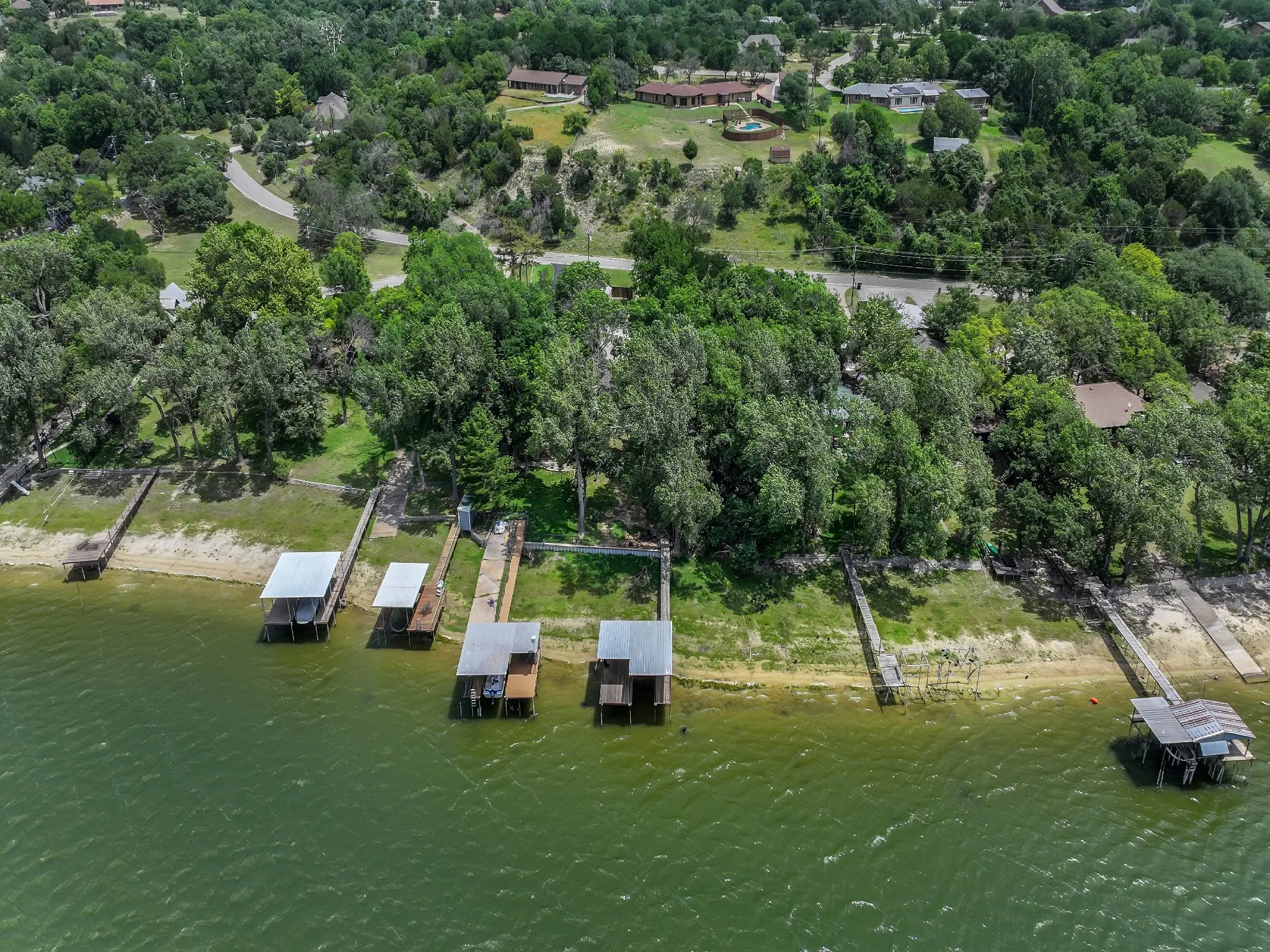 Single Family Residence For Sale in Parker County , 1011 E Lake Drive, Weatherford, Texas 76087, 2 Bedroom, 1 Bathroom, Garage spaces, 820 Sqft, built in 2011, mls#21274359, Real Estate Agent in Weatherford, Homes For Sale in Parker county, Homes For Sale in Weatherford, Realtor in Weatherford Texas, Real Estate Brokerage Independent Realty Texas, Luminita Cordes Realtor