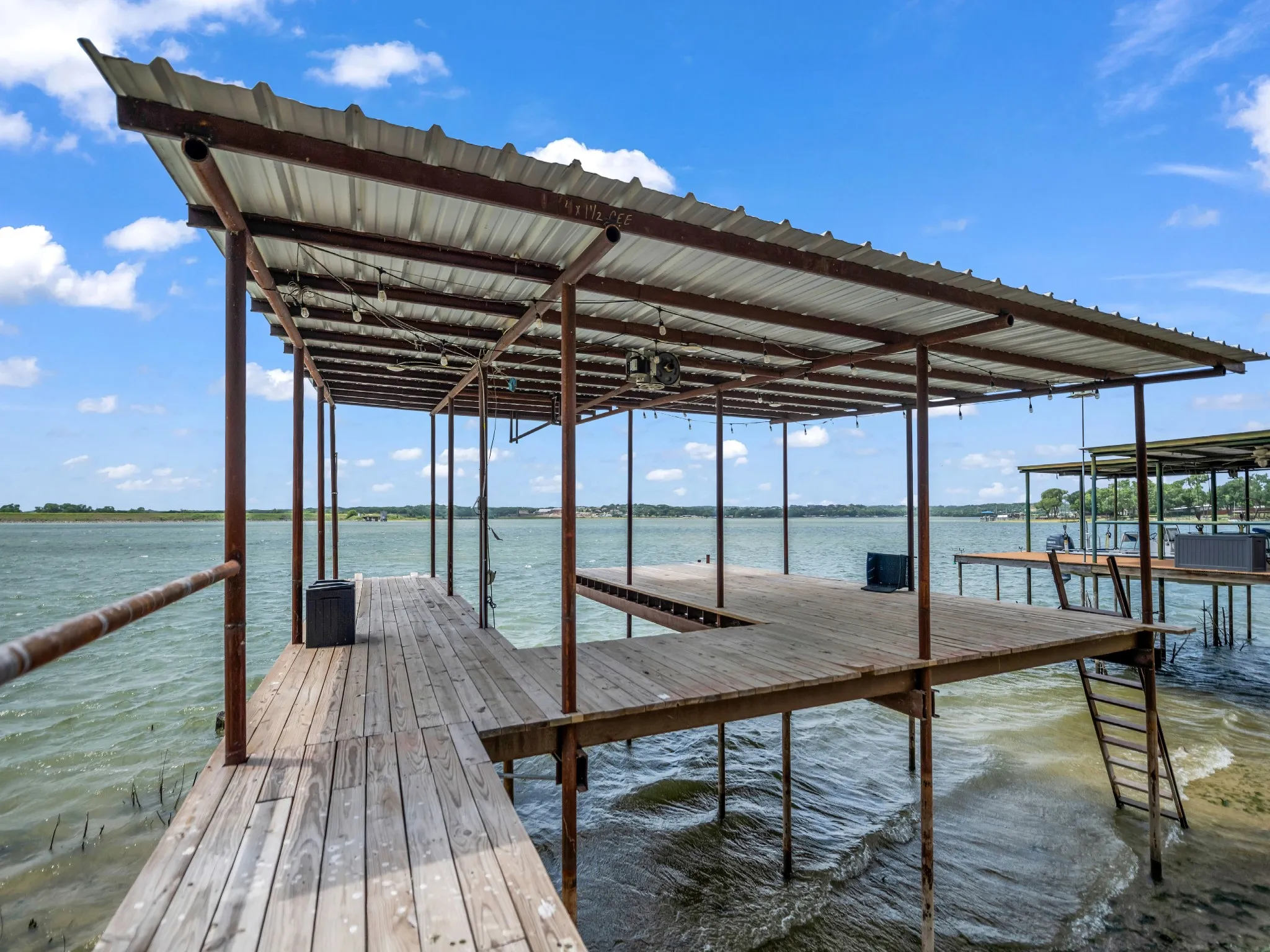Single Family Residence For Sale in Parker County , 1011 E Lake Drive, Weatherford, Texas 76087, 2 Bedroom, 1 Bathroom, Garage spaces, 820 Sqft, built in 2011, mls#21274359, Real Estate Agent in Weatherford, Homes For Sale in Parker county, Homes For Sale in Weatherford, Realtor in Weatherford Texas, Real Estate Brokerage Independent Realty Texas, Luminita Cordes Realtor