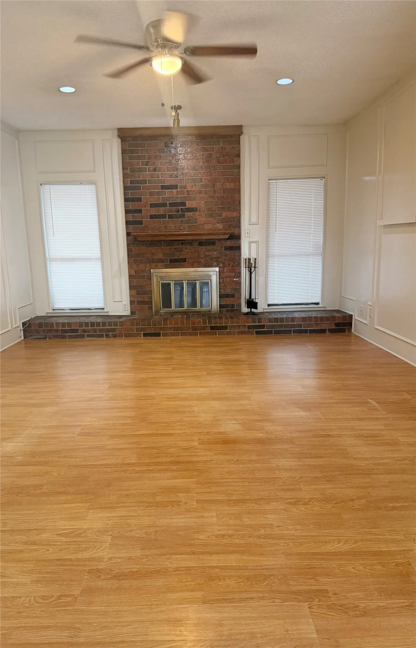 Single Family Residence For Rent in Denton County , 2021 Espinosa Drive, Carrollton, Texas 75010, 3 Bedroom, 2 Bathroom, Garage spaces, 1,450 Sqft, built in 1985, mls#21277261, Real Estate Agent in Carrollton, Homes For Rent in Denton county, Homes For Rent in Carrollton, Realtor in Carrollton Texas, Real Estate Brokerage Independent Realty Texas, Luminita Cordes Realtor