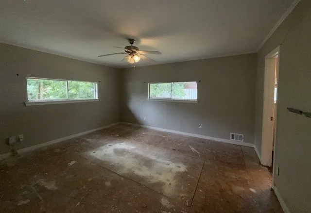 Single Family Residence For Sale in Hopkins County , 320 Highland Drive, Sulphur Springs, Texas 75482, 4 Bedroom, 3 Bathroom, Garage spaces, 2,939 Sqft, built in 1964, mls#21273713, Real Estate Agent in Sulphur Springs, Homes For Sale in Hopkins county, Homes For Sale in Sulphur Springs, Realtor in Sulphur Springs Texas, Real Estate Brokerage Independent Realty Texas, Luminita Cordes Realtor