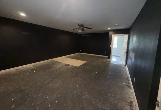 Single Family Residence For Sale in Hopkins County , 320 Highland Drive, Sulphur Springs, Texas 75482, 4 Bedroom, 3 Bathroom, Garage spaces, 2,939 Sqft, built in 1964, mls#21273713, Real Estate Agent in Sulphur Springs, Homes For Sale in Hopkins county, Homes For Sale in Sulphur Springs, Realtor in Sulphur Springs Texas, Real Estate Brokerage Independent Realty Texas, Luminita Cordes Realtor