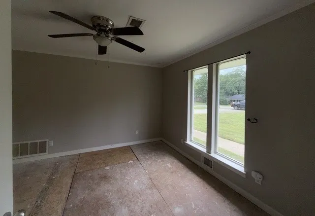 Single Family Residence For Sale in Hopkins County , 320 Highland Drive, Sulphur Springs, Texas 75482, 4 Bedroom, 3 Bathroom, Garage spaces, 2,939 Sqft, built in 1964, mls#21273713, Real Estate Agent in Sulphur Springs, Homes For Sale in Hopkins county, Homes For Sale in Sulphur Springs, Realtor in Sulphur Springs Texas, Real Estate Brokerage Independent Realty Texas, Luminita Cordes Realtor