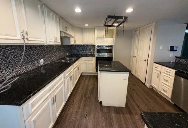 Single Family Residence For Sale in Hopkins County , 320 Highland Drive, Sulphur Springs, Texas 75482, 4 Bedroom, 3 Bathroom, Garage spaces, 2,939 Sqft, built in 1964, mls#21273713, Real Estate Agent in Sulphur Springs, Homes For Sale in Hopkins county, Homes For Sale in Sulphur Springs, Realtor in Sulphur Springs Texas, Real Estate Brokerage Independent Realty Texas, Luminita Cordes Realtor