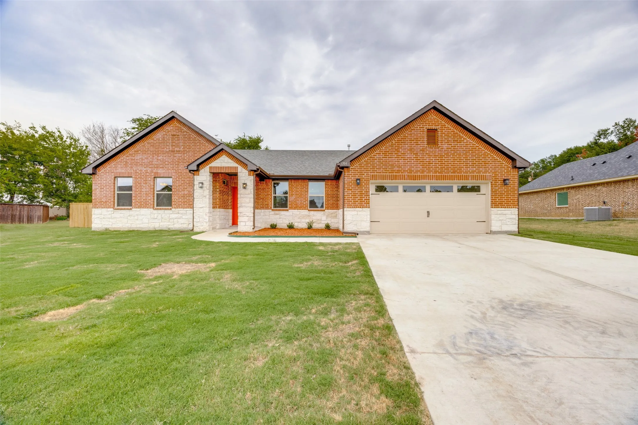 Single Family Residence For Sale in Hunt County , 1704 Kings Lane, Commerce, Texas 75428, 4 Bedrooms, 3 Bathrooms, 2 Garage spaces, 2,388 Sqft, built in 2025, Price $420,500, mls#21277414, Real Estate Agent in Commerce, Homes For Sale in Hunt county, Homes For Sale in Commerce, Realtor in Commerce Texas, Real Estate Brokerage Independent Realty Texas, Luminita Cordes Realtor