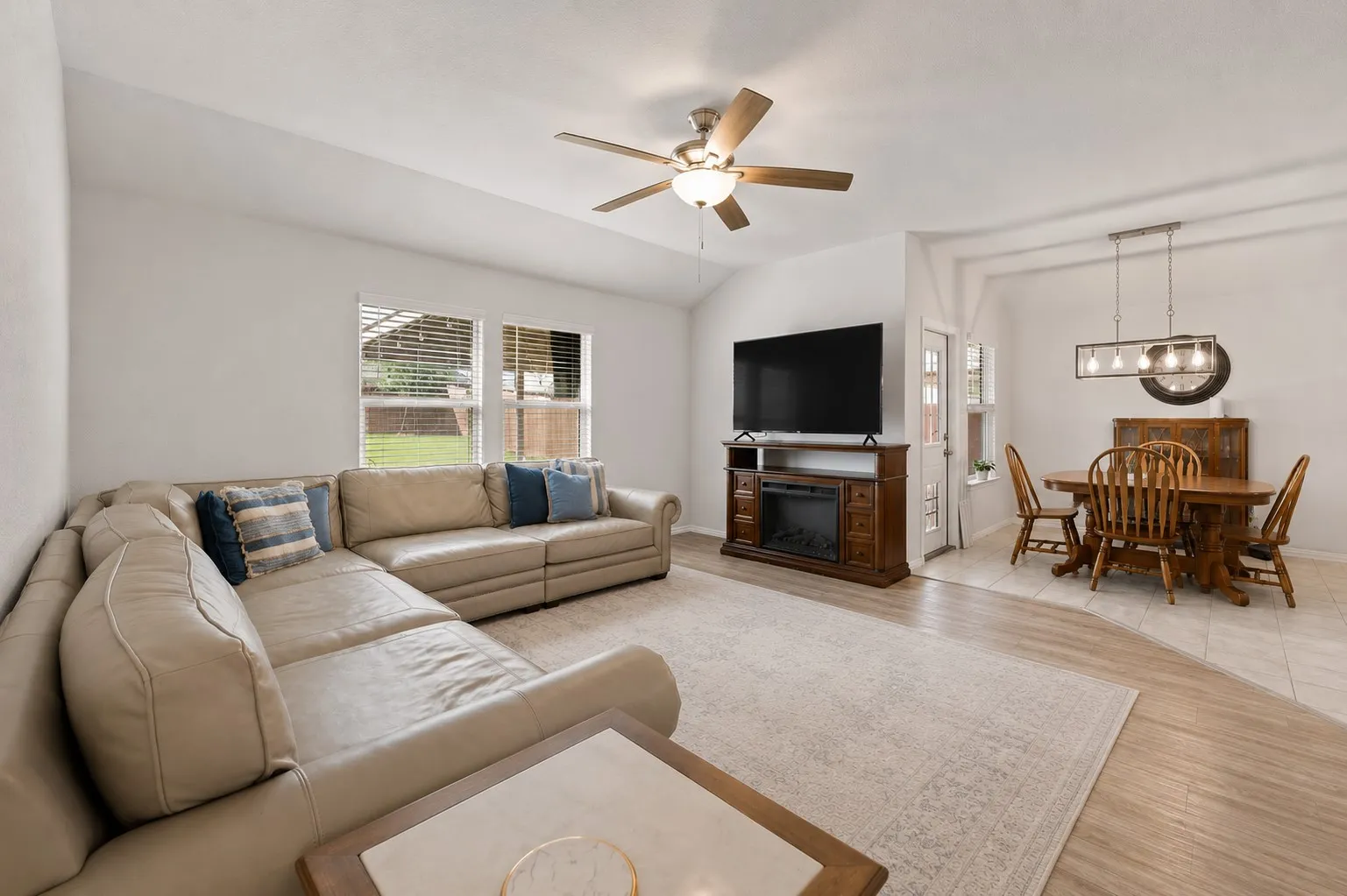Single Family Residence For Sale in Johnson County , 806 Peighton Court, Cleburne, Texas 76033, 4 Bedroom, 2 Bathroom, 2 Garage spaces, 1,885 Sqft, built in 2022, mls#21270010, Real Estate Agent in Cleburne, Homes For Sale in Johnson county, Homes For Sale in Cleburne, Realtor in Cleburne Texas, Real Estate Brokerage Independent Realty Texas, Luminita Cordes Realtor