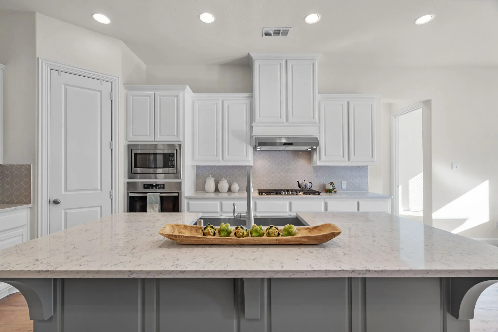 Single Family Residence For Sale in Denton County , 1413 10th Street, Argyle, Texas 76226, 4 Bedroom, 3 Bathroom, 3 Garage spaces, 3,459 Sqft, built in 2017, mls#21277441, Real Estate Agent in Argyle, Homes For Sale in Denton county, Homes For Sale in Argyle, Realtor in Argyle Texas, Real Estate Brokerage Independent Realty Texas, Luminita Cordes Realtor