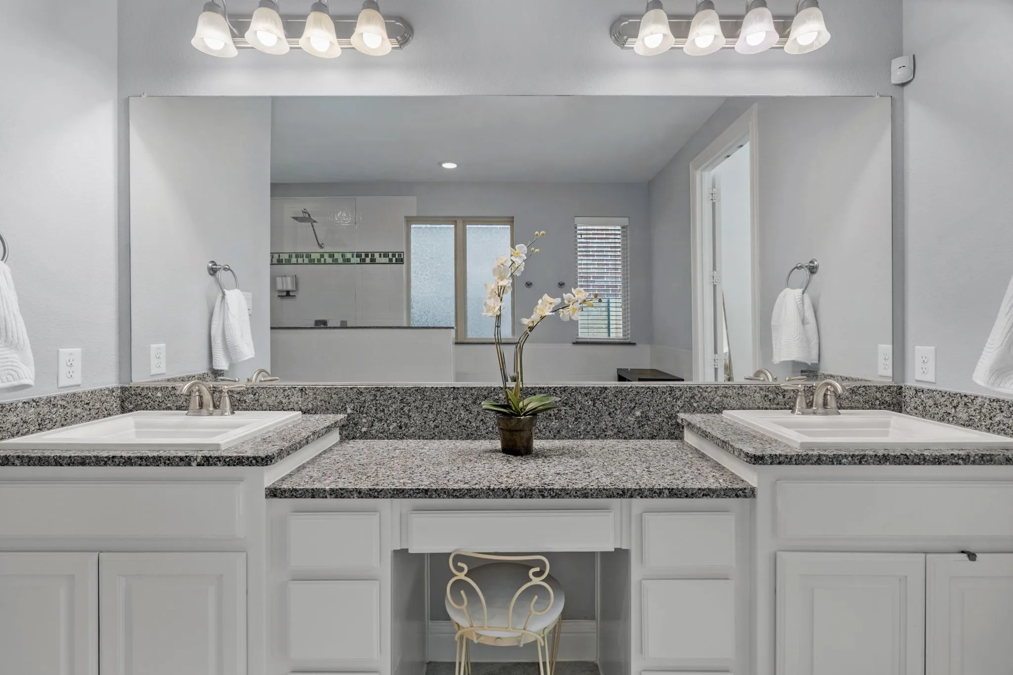 Single Family Residence For Sale in Denton County , 1413 10th Street, Argyle, Texas 76226, 4 Bedroom, 3 Bathroom, 3 Garage spaces, 3,459 Sqft, built in 2017, mls#21277441, Real Estate Agent in Argyle, Homes For Sale in Denton county, Homes For Sale in Argyle, Realtor in Argyle Texas, Real Estate Brokerage Independent Realty Texas, Luminita Cordes Realtor