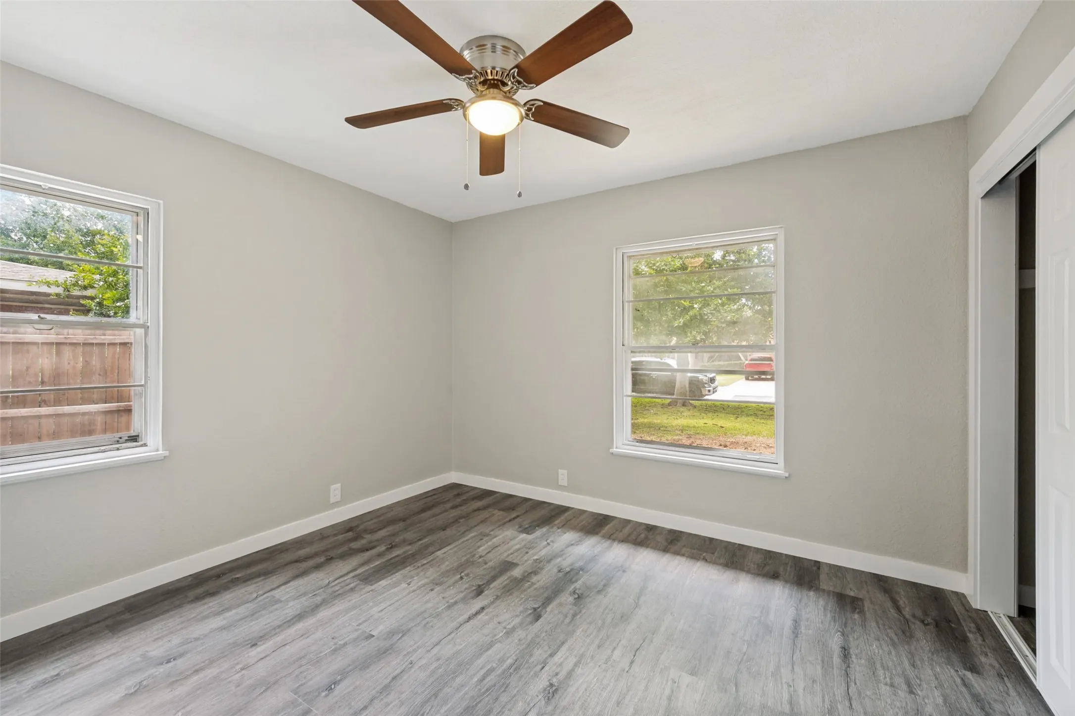 Single Family Residence For Sale in Tarrant County , 1305 W Lavender Lane, Arlington, Texas 76013, 4 Bedrooms, 3 Bathrooms, 1 Garage spaces, 1,895 Sqft, built in 1954, Price $365,000, mls#21276978, Real Estate Agent in Arlington, Homes For Sale in Tarrant county, Homes For Sale in Arlington, Realtor in Arlington Texas, Real Estate Brokerage Independent Realty Texas, Luminita Cordes Realtor