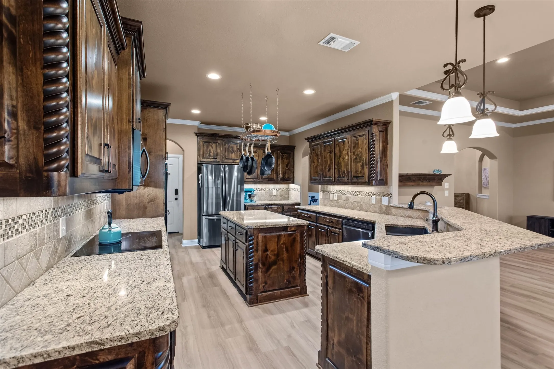 Single Family Residence For Sale in Parker County , 258 Scenic View Drive, Aledo, Texas 76008, 4 Bedroom, 4 Bathroom, 3 Garage spaces, 3,363 Sqft, built in 2014, Price $699,500, mls#21277442, Real Estate Agent in Aledo, Homes For Sale in Parker county, Homes For Sale in Aledo, Realtor in Aledo Texas, Real Estate Brokerage Independent Realty Texas, Luminita Cordes Realtor