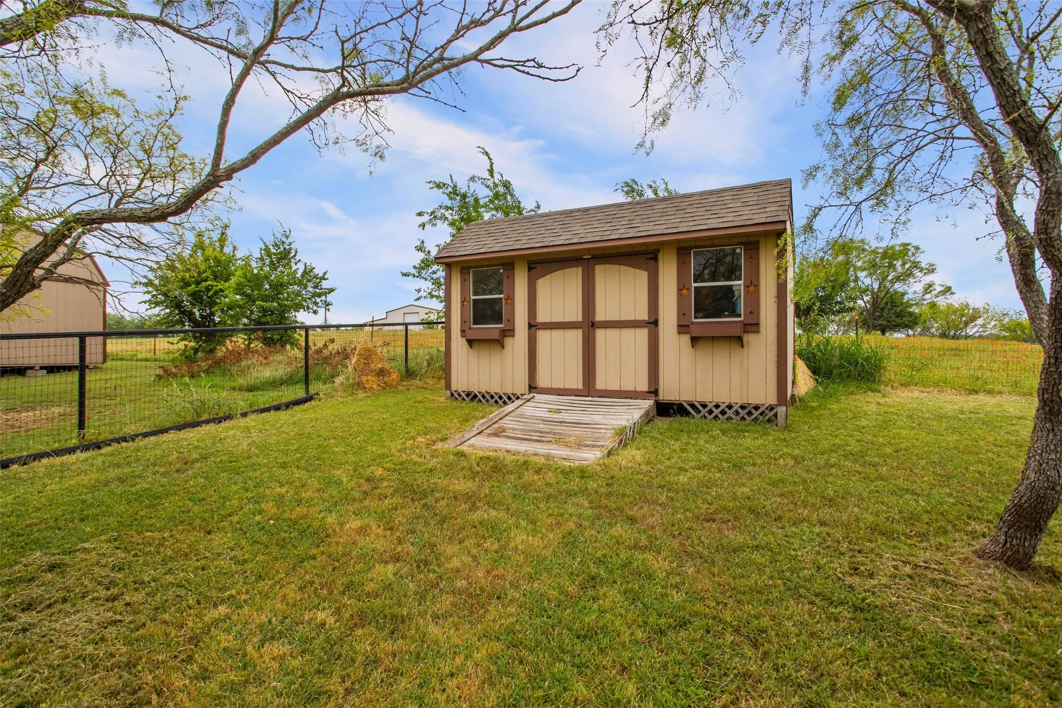 Single Family Residence For Sale in Parker County , 258 Scenic View Drive, Aledo, Texas 76008, 4 Bedroom, 4 Bathroom, 3 Garage spaces, 3,363 Sqft, built in 2014, Price $699,500, mls#21277442, Real Estate Agent in Aledo, Homes For Sale in Parker county, Homes For Sale in Aledo, Realtor in Aledo Texas, Real Estate Brokerage Independent Realty Texas, Luminita Cordes Realtor