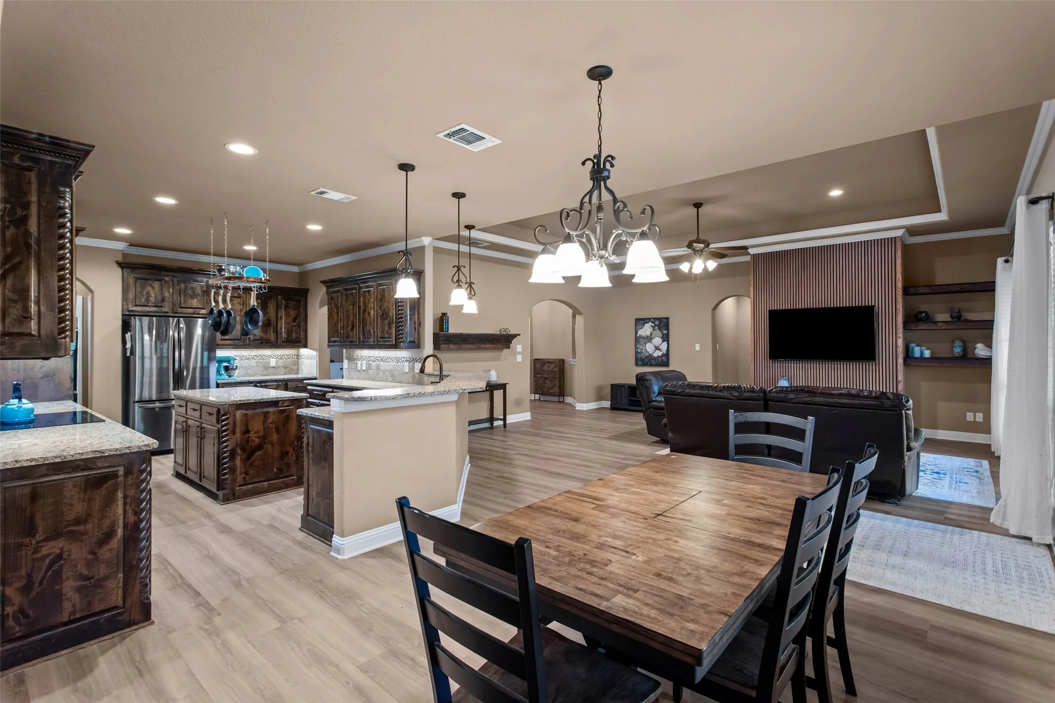Single Family Residence For Sale in Parker County , 258 Scenic View Drive, Aledo, Texas 76008, 4 Bedroom, 4 Bathroom, 3 Garage spaces, 3,363 Sqft, built in 2014, Price $699,500, mls#21277442, Real Estate Agent in Aledo, Homes For Sale in Parker county, Homes For Sale in Aledo, Realtor in Aledo Texas, Real Estate Brokerage Independent Realty Texas, Luminita Cordes Realtor