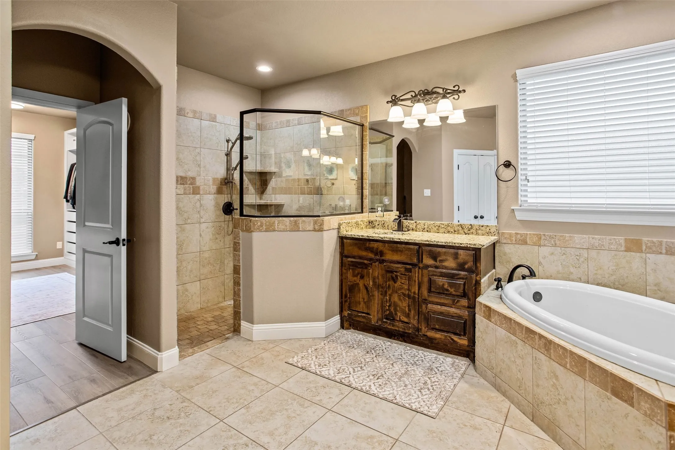 Single Family Residence For Sale in Parker County , 258 Scenic View Drive, Aledo, Texas 76008, 4 Bedroom, 4 Bathroom, 3 Garage spaces, 3,363 Sqft, built in 2014, Price $699,500, mls#21277442, Real Estate Agent in Aledo, Homes For Sale in Parker county, Homes For Sale in Aledo, Realtor in Aledo Texas, Real Estate Brokerage Independent Realty Texas, Luminita Cordes Realtor