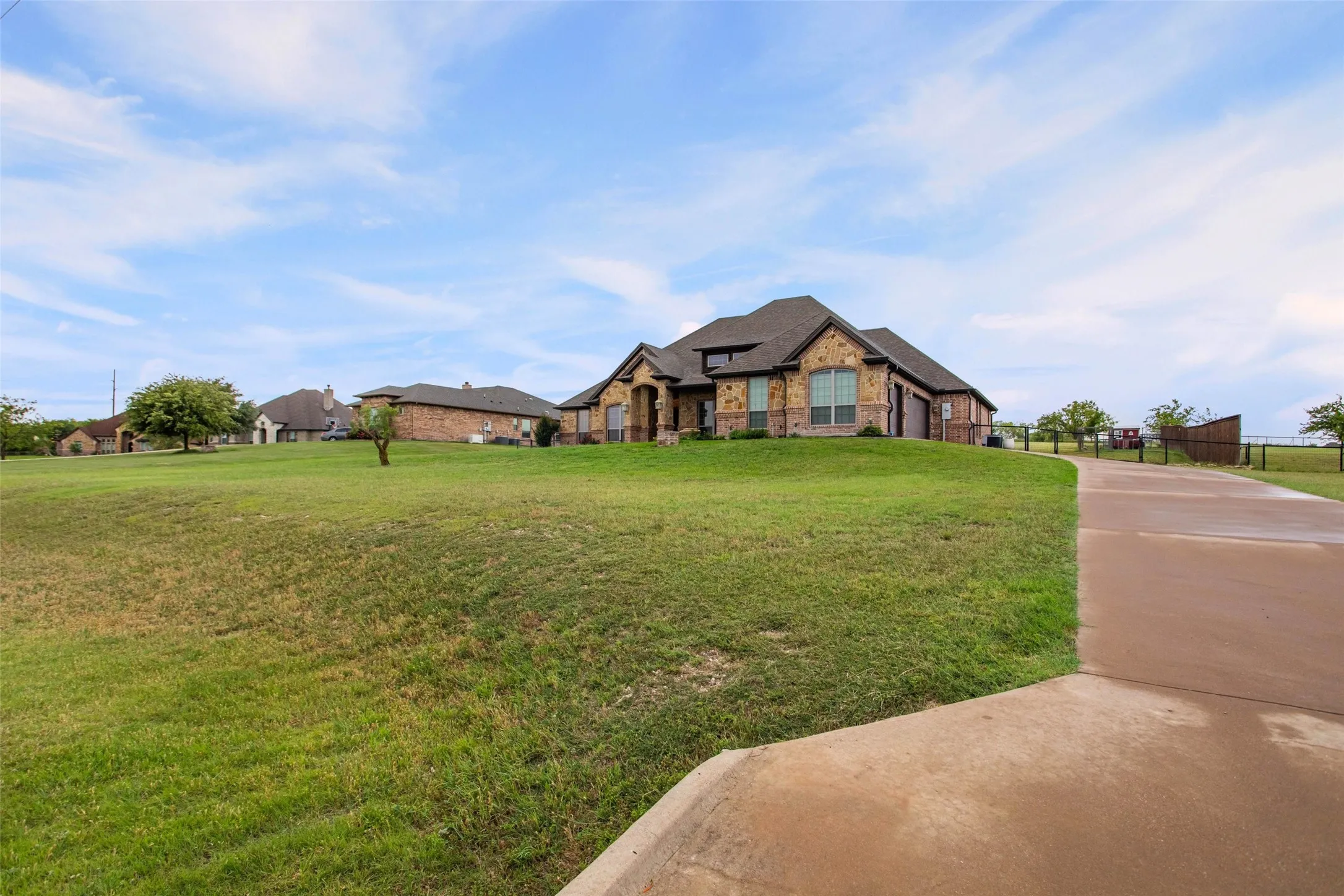 Single Family Residence For Sale in Parker County , 258 Scenic View Drive, Aledo, Texas 76008, 4 Bedroom, 4 Bathroom, 3 Garage spaces, 3,363 Sqft, built in 2014, Price $699,500, mls#21277442, Real Estate Agent in Aledo, Homes For Sale in Parker county, Homes For Sale in Aledo, Realtor in Aledo Texas, Real Estate Brokerage Independent Realty Texas, Luminita Cordes Realtor