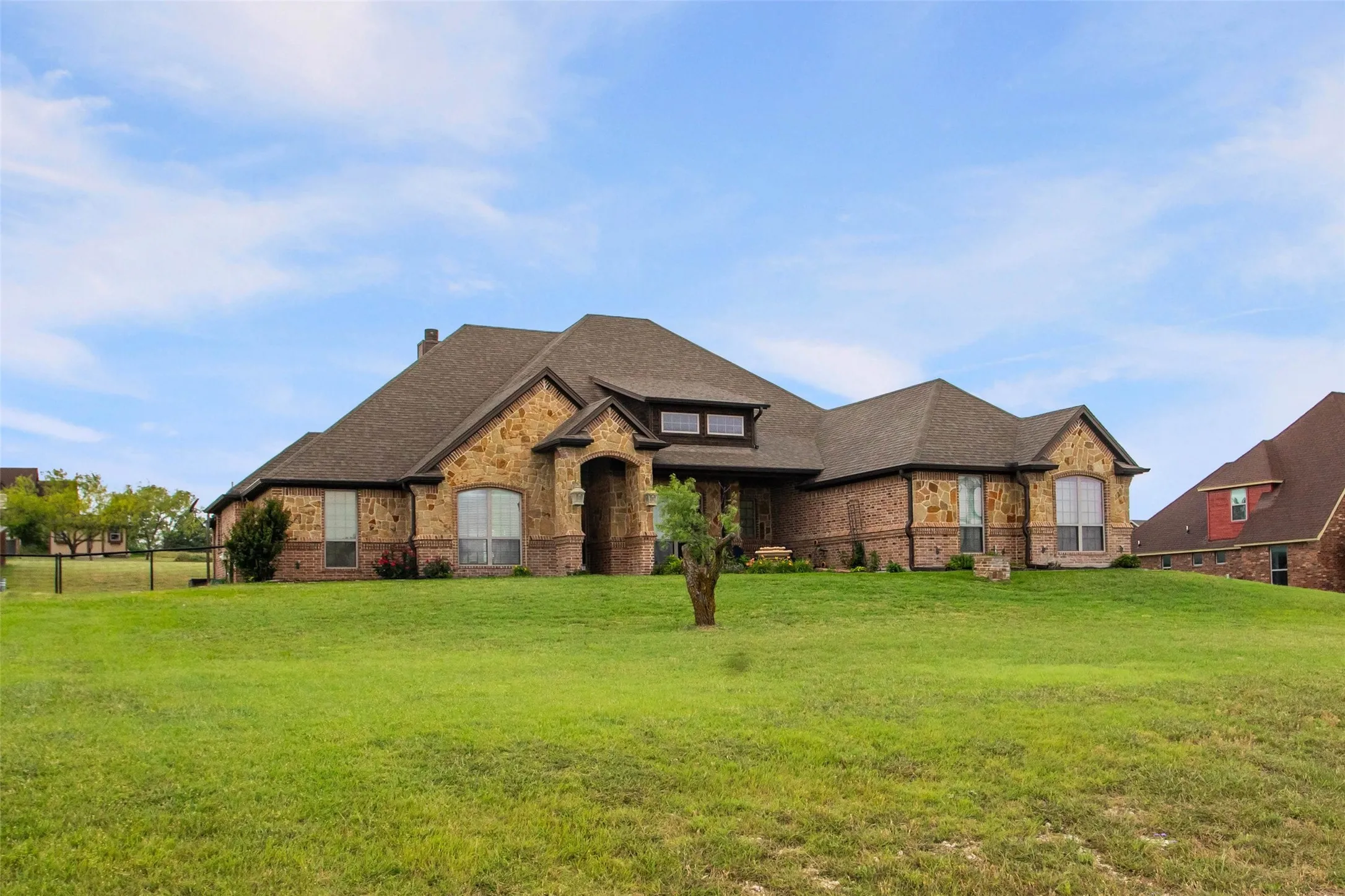 Single Family Residence For Sale in Parker County , 258 Scenic View Drive, Aledo, Texas 76008, 4 Bedroom, 4 Bathroom, 3 Garage spaces, 3,363 Sqft, built in 2014, Price $699,500, mls#21277442, Real Estate Agent in Aledo, Homes For Sale in Parker county, Homes For Sale in Aledo, Realtor in Aledo Texas, Real Estate Brokerage Independent Realty Texas, Luminita Cordes Realtor