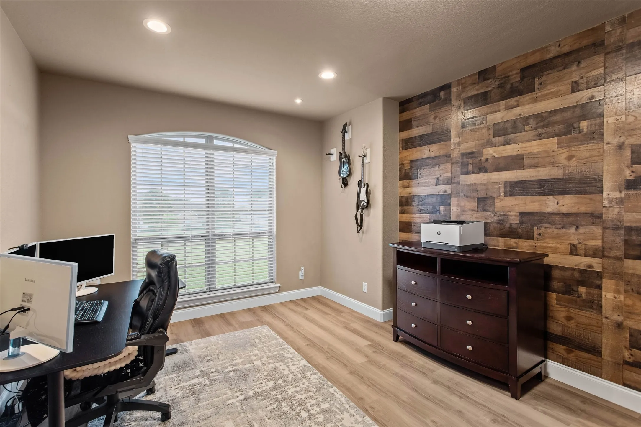 Single Family Residence For Sale in Parker County , 258 Scenic View Drive, Aledo, Texas 76008, 4 Bedroom, 4 Bathroom, 3 Garage spaces, 3,363 Sqft, built in 2014, Price $699,500, mls#21277442, Real Estate Agent in Aledo, Homes For Sale in Parker county, Homes For Sale in Aledo, Realtor in Aledo Texas, Real Estate Brokerage Independent Realty Texas, Luminita Cordes Realtor