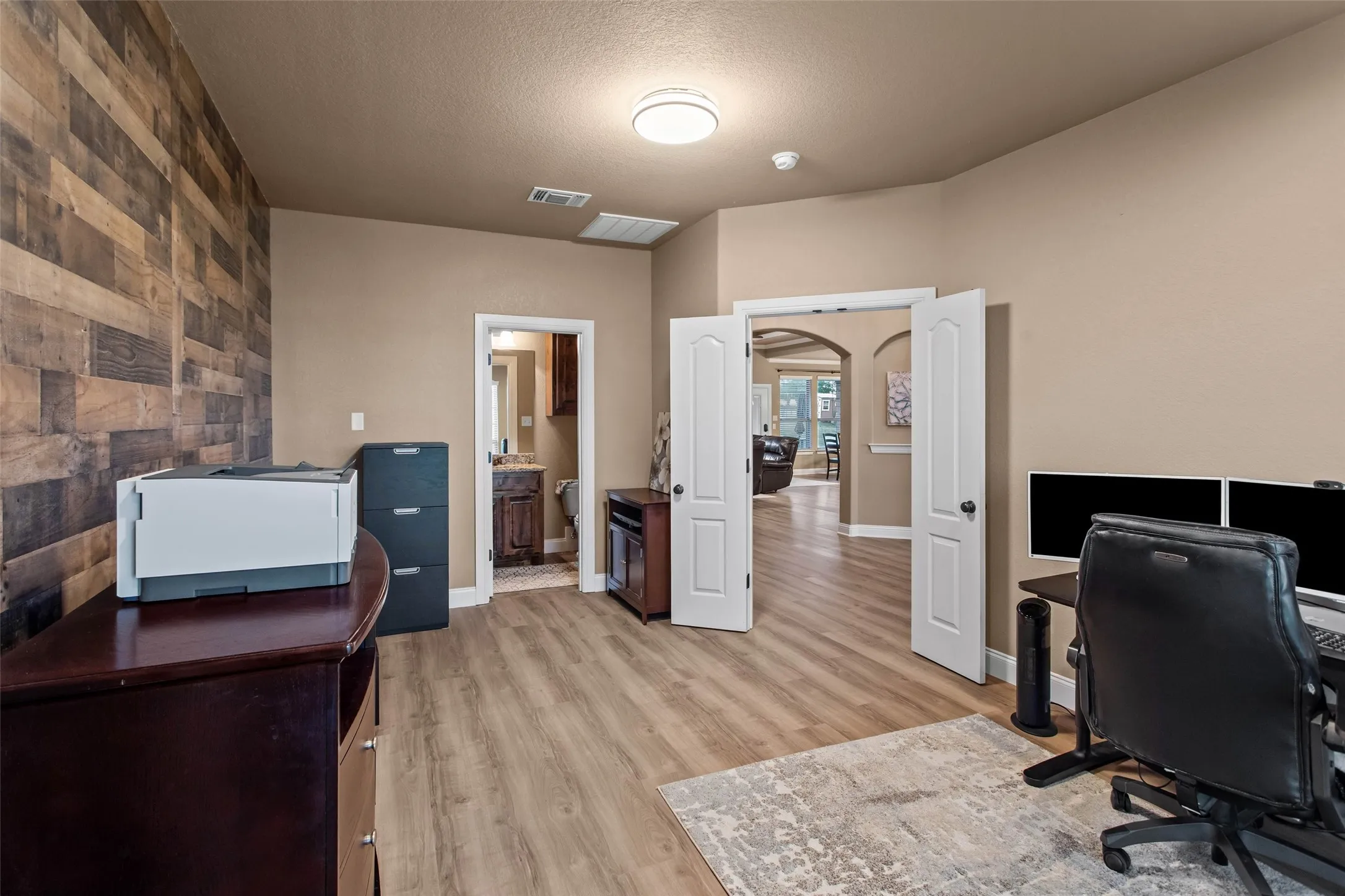 Single Family Residence For Sale in Parker County , 258 Scenic View Drive, Aledo, Texas 76008, 4 Bedroom, 4 Bathroom, 3 Garage spaces, 3,363 Sqft, built in 2014, Price $699,500, mls#21277442, Real Estate Agent in Aledo, Homes For Sale in Parker county, Homes For Sale in Aledo, Realtor in Aledo Texas, Real Estate Brokerage Independent Realty Texas, Luminita Cordes Realtor