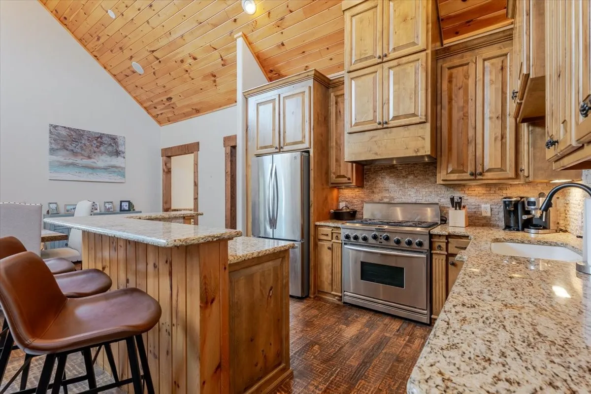 Condominium For Sale in Palo Pinto County , 2034 Harbor Way 601, Possum Kingdom Lake, Texas 76449, 2 Bedrooms, 2 Bathrooms, 2 Garage spaces, 2,470 Sqft, built in 2008, Price $499,000, mls#21277452, Real Estate Agent in Possum Kingdom Lake, Homes For Sale in Palo Pinto county, Homes For Sale in Possum Kingdom Lake, Realtor in Possum Kingdom Lake Texas, Real Estate Brokerage Independent Realty Texas, Luminita Cordes Realtor