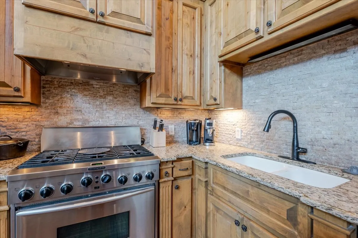 Condominium For Sale in Palo Pinto County , 2034 Harbor Way 601, Possum Kingdom Lake, Texas 76449, 2 Bedrooms, 2 Bathrooms, 2 Garage spaces, 2,470 Sqft, built in 2008, Price $499,000, mls#21277452, Real Estate Agent in Possum Kingdom Lake, Homes For Sale in Palo Pinto county, Homes For Sale in Possum Kingdom Lake, Realtor in Possum Kingdom Lake Texas, Real Estate Brokerage Independent Realty Texas, Luminita Cordes Realtor