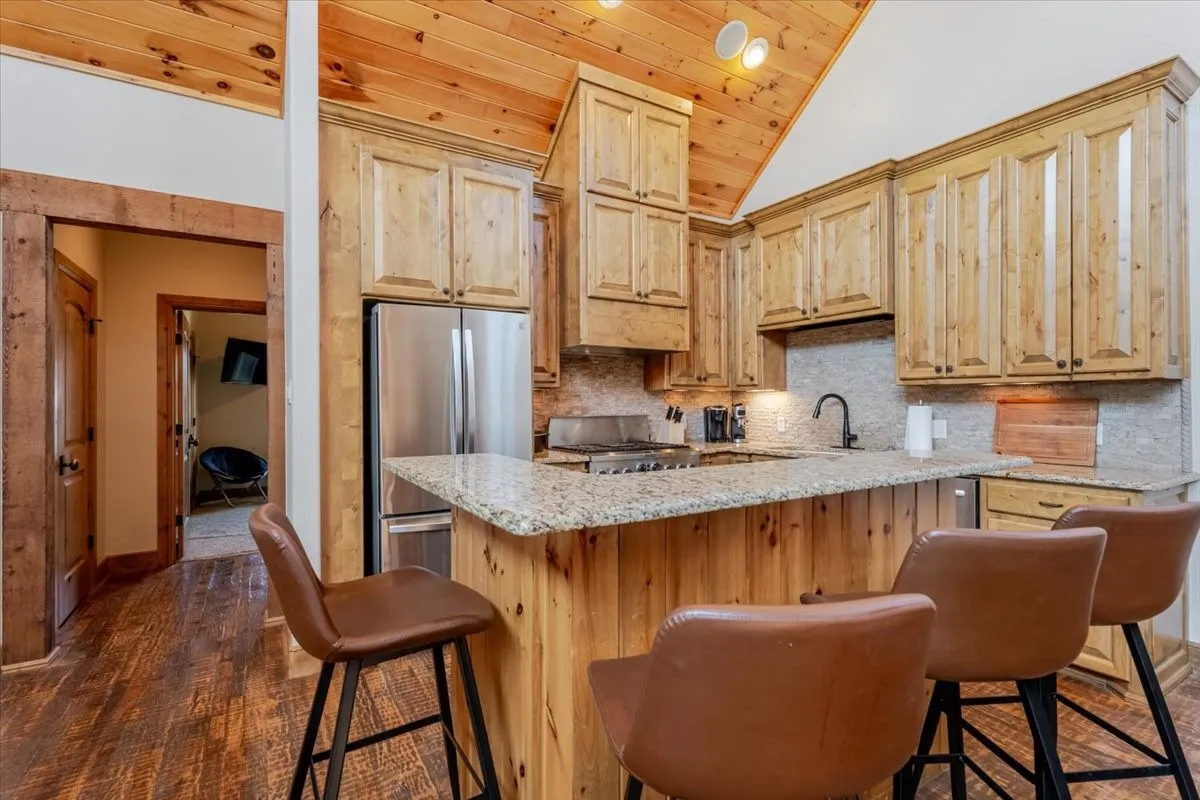 Condominium For Sale in Palo Pinto County , 2034 Harbor Way 601, Possum Kingdom Lake, Texas 76449, 2 Bedrooms, 2 Bathrooms, 2 Garage spaces, 2,470 Sqft, built in 2008, Price $499,000, mls#21277452, Real Estate Agent in Possum Kingdom Lake, Homes For Sale in Palo Pinto county, Homes For Sale in Possum Kingdom Lake, Realtor in Possum Kingdom Lake Texas, Real Estate Brokerage Independent Realty Texas, Luminita Cordes Realtor