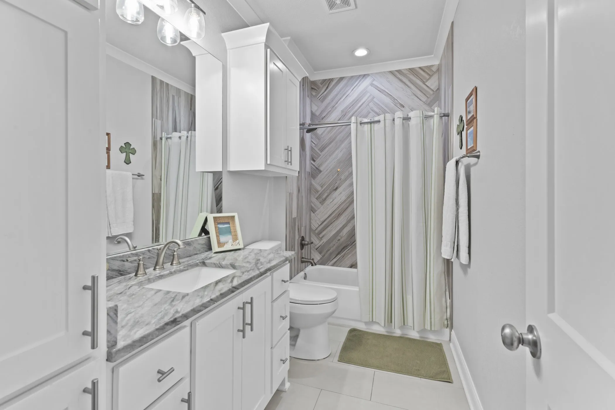 Single Family Residence For Sale in Smith County , 21553 Castle Rock Circle, Bullard, Texas 75758, 4 Bedrooms, 2 Bathrooms, 2 Garage spaces, 2,290 Sqft, built in 2020, Price $525,000, mls#21274933, Real Estate Agent in Bullard, Homes For Sale in Smith county, Homes For Sale in Bullard, Realtor in Bullard Texas, Real Estate Brokerage Independent Realty Texas, Luminita Cordes Realtor