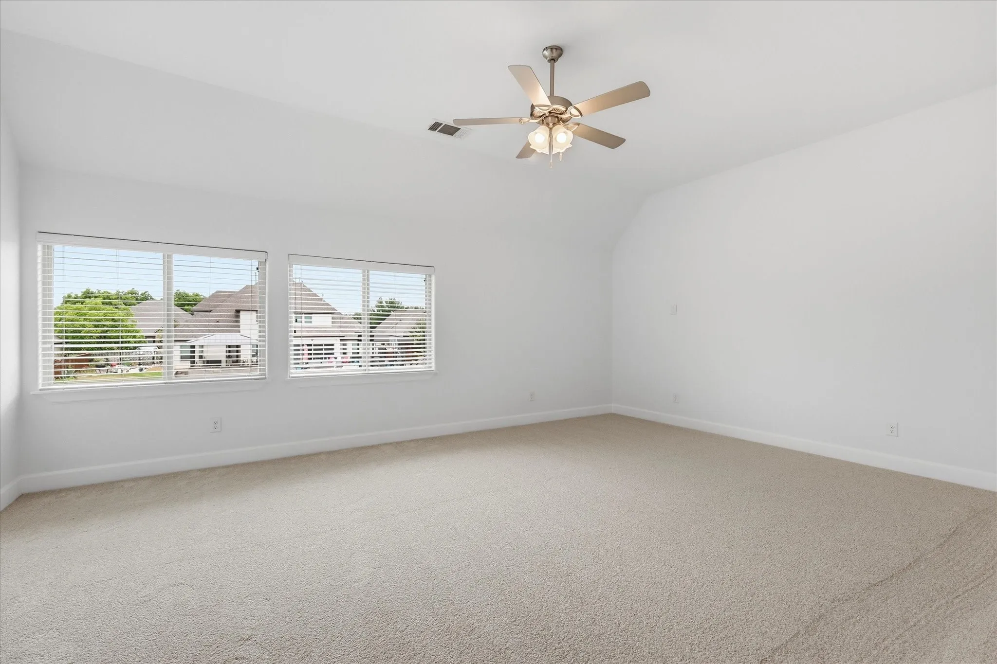 Single Family Residence For Sale in Tarrant County , 7417 Seclusion Ridge Drive, Arlington, Texas 76001, 4 Bedroom, 4 Bathroom, 2 Garage spaces, 3,917 Sqft, built in 2017, mls#21277194, Real Estate Agent in Arlington, Homes For Sale in Tarrant county, Homes For Sale in Arlington, Realtor in Arlington Texas, Real Estate Brokerage Independent Realty Texas, Luminita Cordes Realtor