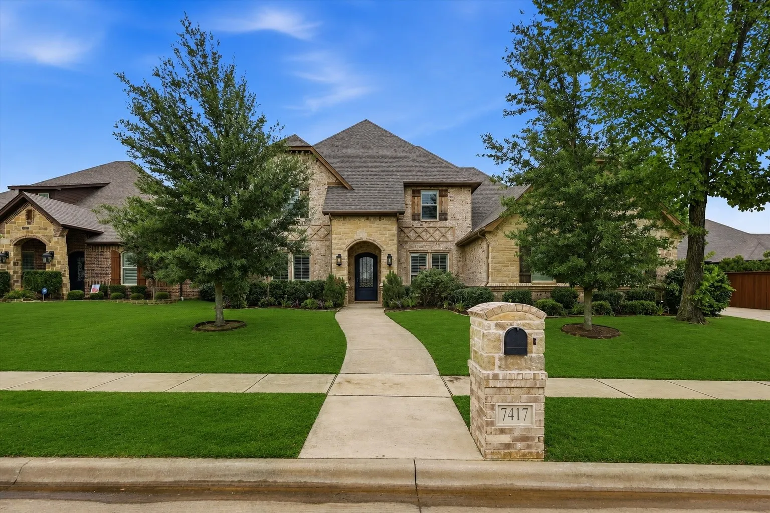 Single Family Residence For Sale in Tarrant County , 7417 Seclusion Ridge Drive, Arlington, Texas 76001, 4 Bedroom, 4 Bathroom, 2 Garage spaces, 3,917 Sqft, built in 2017, mls#21277194, Real Estate Agent in Arlington, Homes For Sale in Tarrant county, Homes For Sale in Arlington, Realtor in Arlington Texas, Real Estate Brokerage Independent Realty Texas, Luminita Cordes Realtor