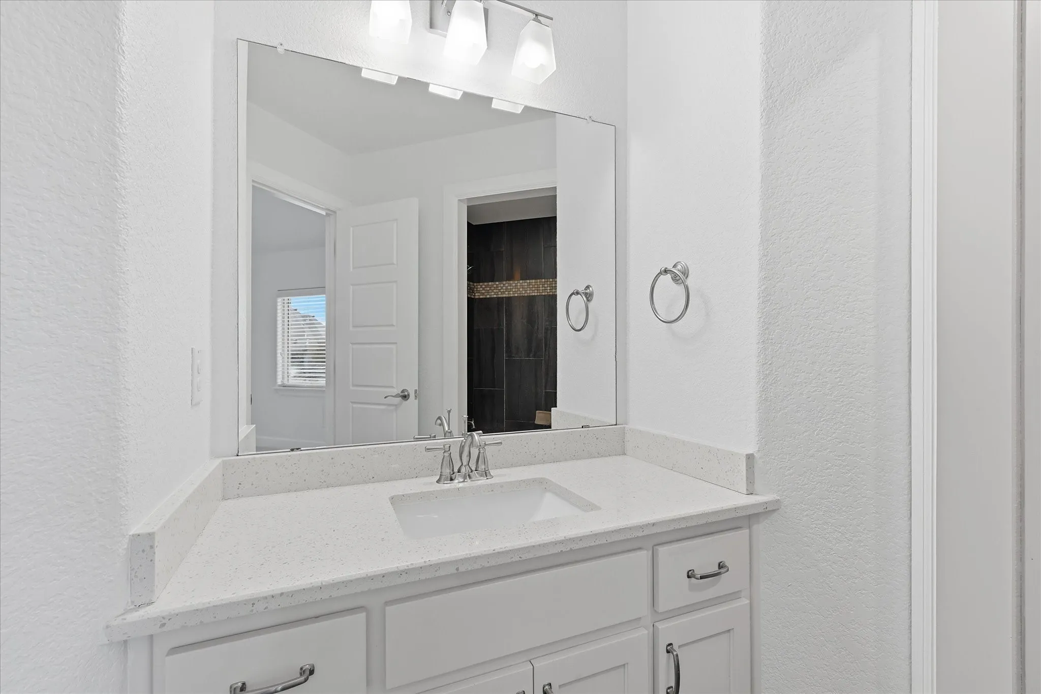 Single Family Residence For Sale in Tarrant County , 7417 Seclusion Ridge Drive, Arlington, Texas 76001, 4 Bedroom, 4 Bathroom, 2 Garage spaces, 3,917 Sqft, built in 2017, mls#21277194, Real Estate Agent in Arlington, Homes For Sale in Tarrant county, Homes For Sale in Arlington, Realtor in Arlington Texas, Real Estate Brokerage Independent Realty Texas, Luminita Cordes Realtor