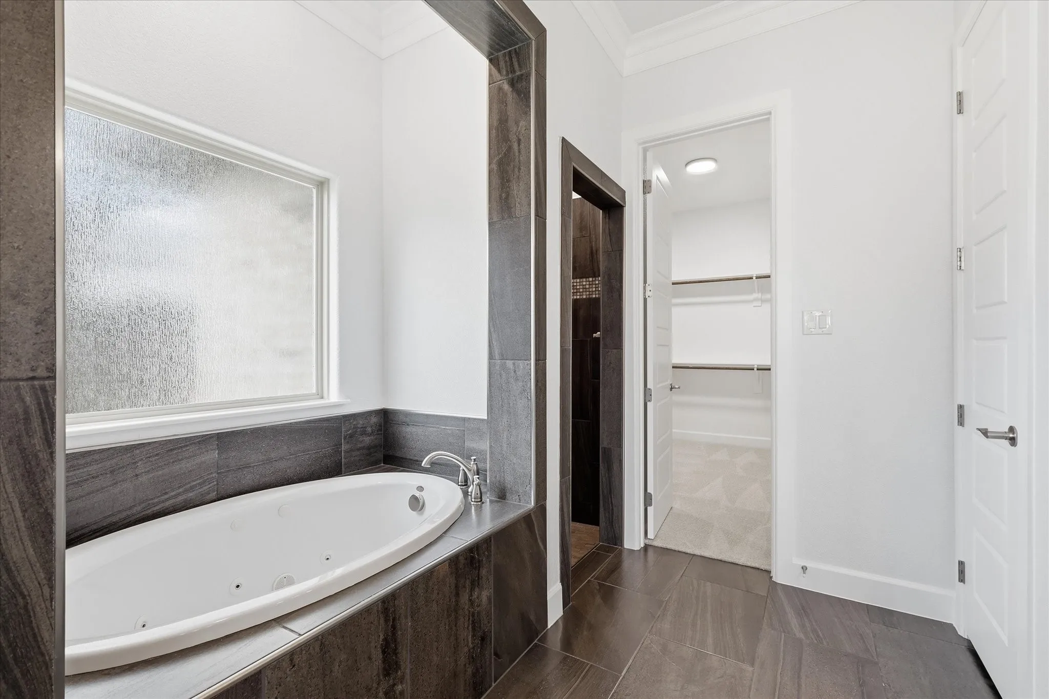 Single Family Residence For Sale in Tarrant County , 7417 Seclusion Ridge Drive, Arlington, Texas 76001, 4 Bedroom, 4 Bathroom, 2 Garage spaces, 3,917 Sqft, built in 2017, mls#21277194, Real Estate Agent in Arlington, Homes For Sale in Tarrant county, Homes For Sale in Arlington, Realtor in Arlington Texas, Real Estate Brokerage Independent Realty Texas, Luminita Cordes Realtor