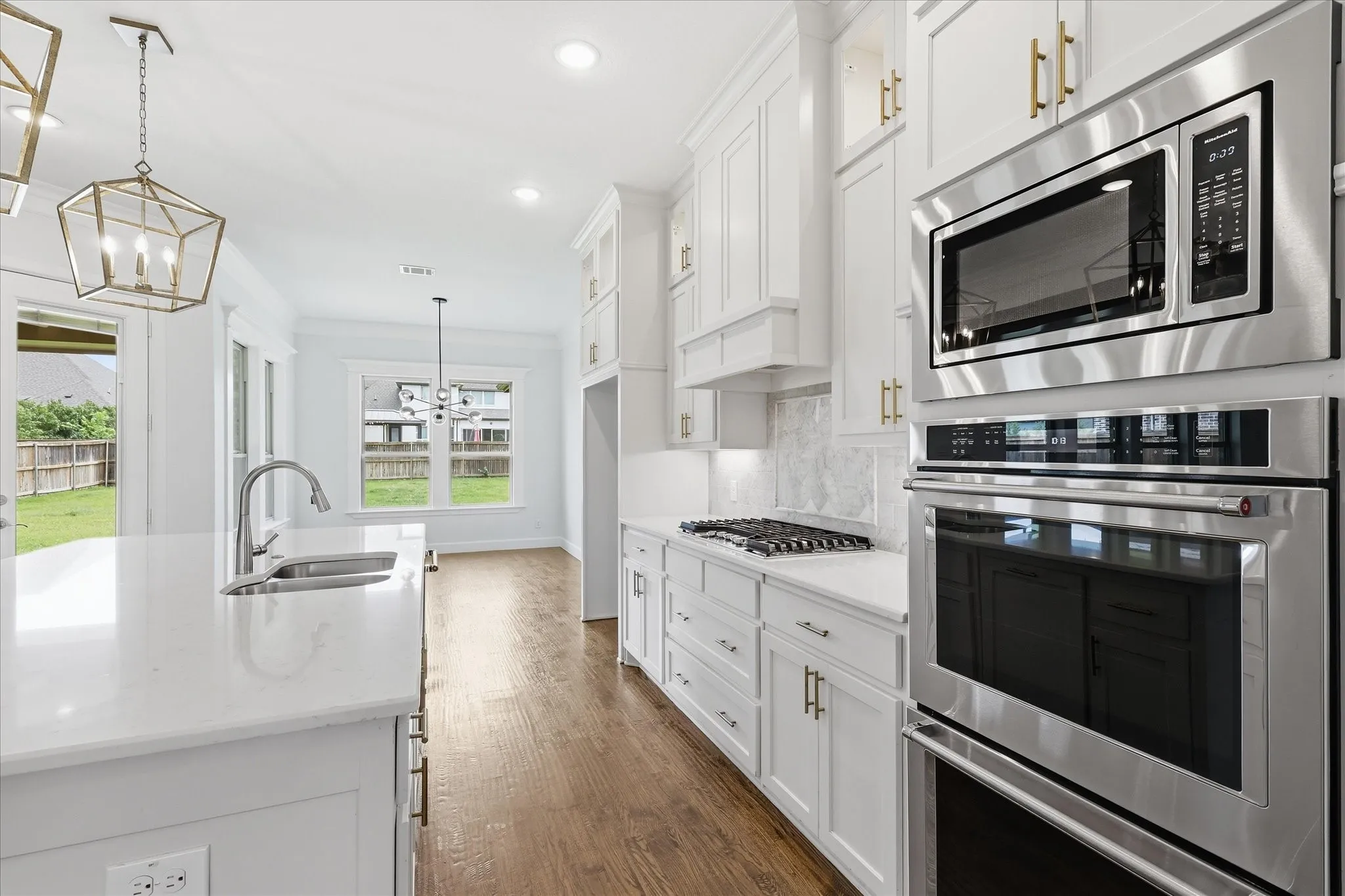 Single Family Residence For Sale in Tarrant County , 7417 Seclusion Ridge Drive, Arlington, Texas 76001, 4 Bedroom, 4 Bathroom, 2 Garage spaces, 3,917 Sqft, built in 2017, mls#21277194, Real Estate Agent in Arlington, Homes For Sale in Tarrant county, Homes For Sale in Arlington, Realtor in Arlington Texas, Real Estate Brokerage Independent Realty Texas, Luminita Cordes Realtor