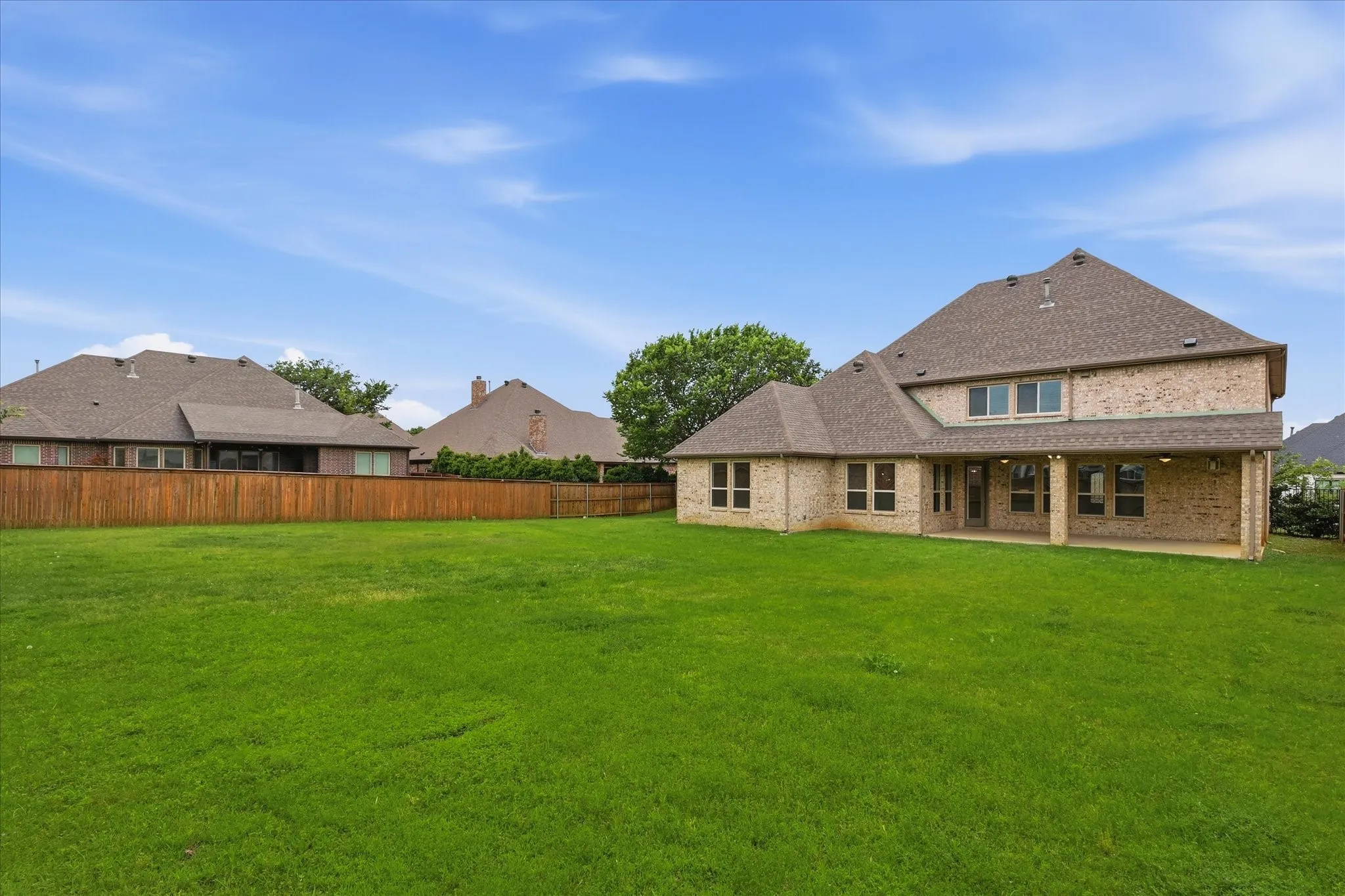 Single Family Residence For Sale in Tarrant County , 7417 Seclusion Ridge Drive, Arlington, Texas 76001, 4 Bedroom, 4 Bathroom, 2 Garage spaces, 3,917 Sqft, built in 2017, mls#21277194, Real Estate Agent in Arlington, Homes For Sale in Tarrant county, Homes For Sale in Arlington, Realtor in Arlington Texas, Real Estate Brokerage Independent Realty Texas, Luminita Cordes Realtor