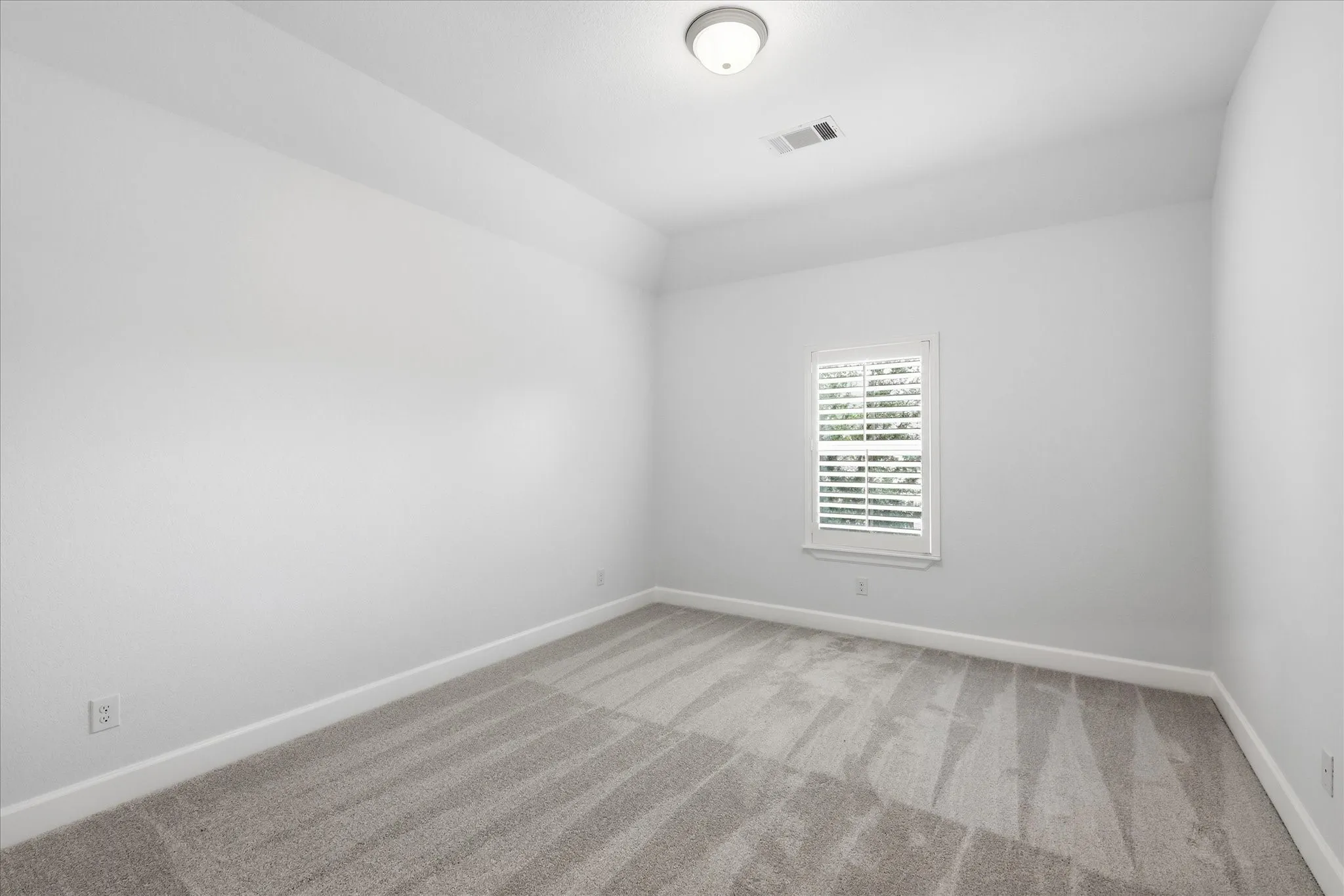 Single Family Residence For Sale in Tarrant County , 7417 Seclusion Ridge Drive, Arlington, Texas 76001, 4 Bedroom, 4 Bathroom, 2 Garage spaces, 3,917 Sqft, built in 2017, mls#21277194, Real Estate Agent in Arlington, Homes For Sale in Tarrant county, Homes For Sale in Arlington, Realtor in Arlington Texas, Real Estate Brokerage Independent Realty Texas, Luminita Cordes Realtor