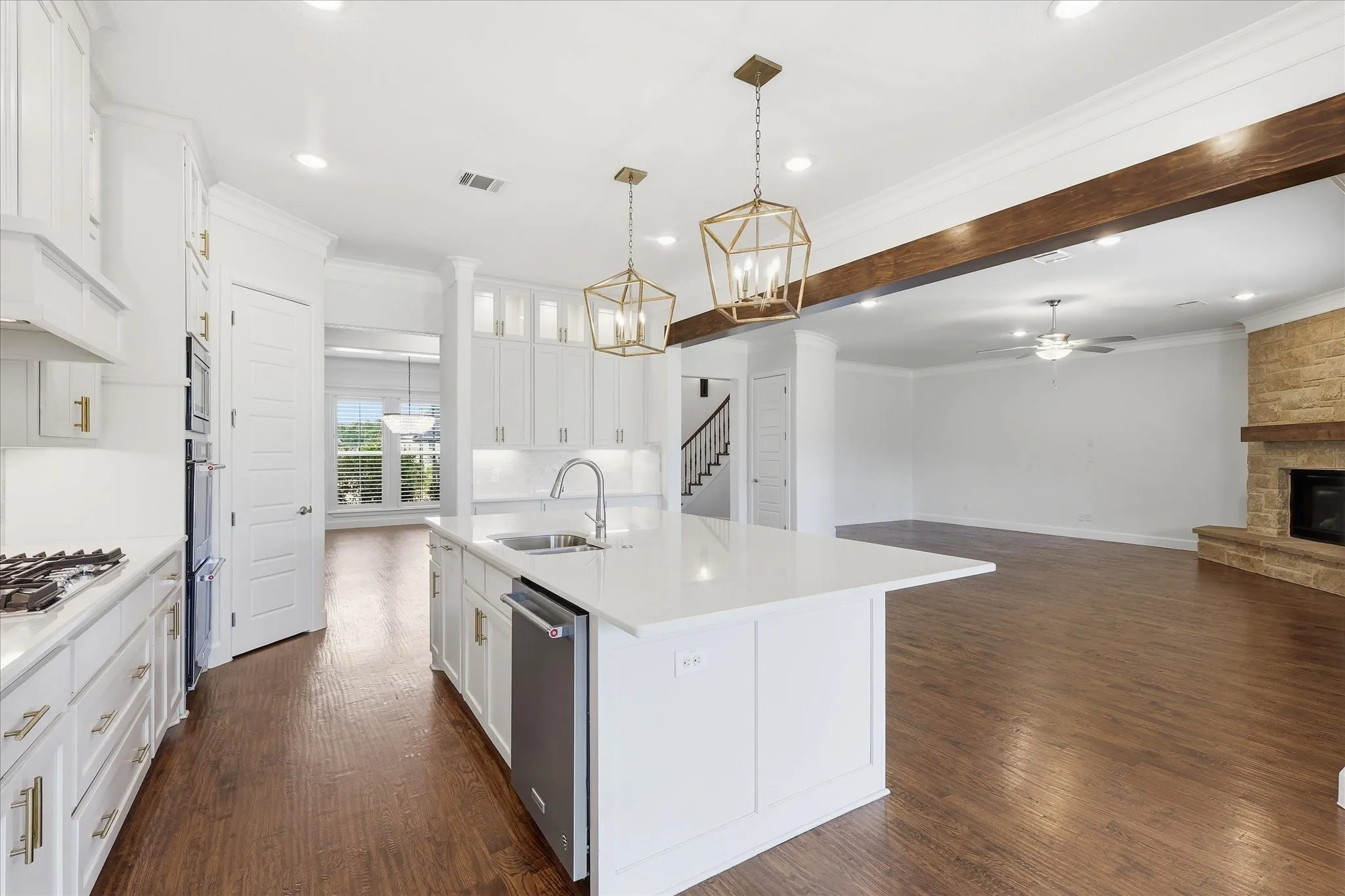 Single Family Residence For Sale in Tarrant County , 7417 Seclusion Ridge Drive, Arlington, Texas 76001, 4 Bedroom, 4 Bathroom, 2 Garage spaces, 3,917 Sqft, built in 2017, mls#21277194, Real Estate Agent in Arlington, Homes For Sale in Tarrant county, Homes For Sale in Arlington, Realtor in Arlington Texas, Real Estate Brokerage Independent Realty Texas, Luminita Cordes Realtor