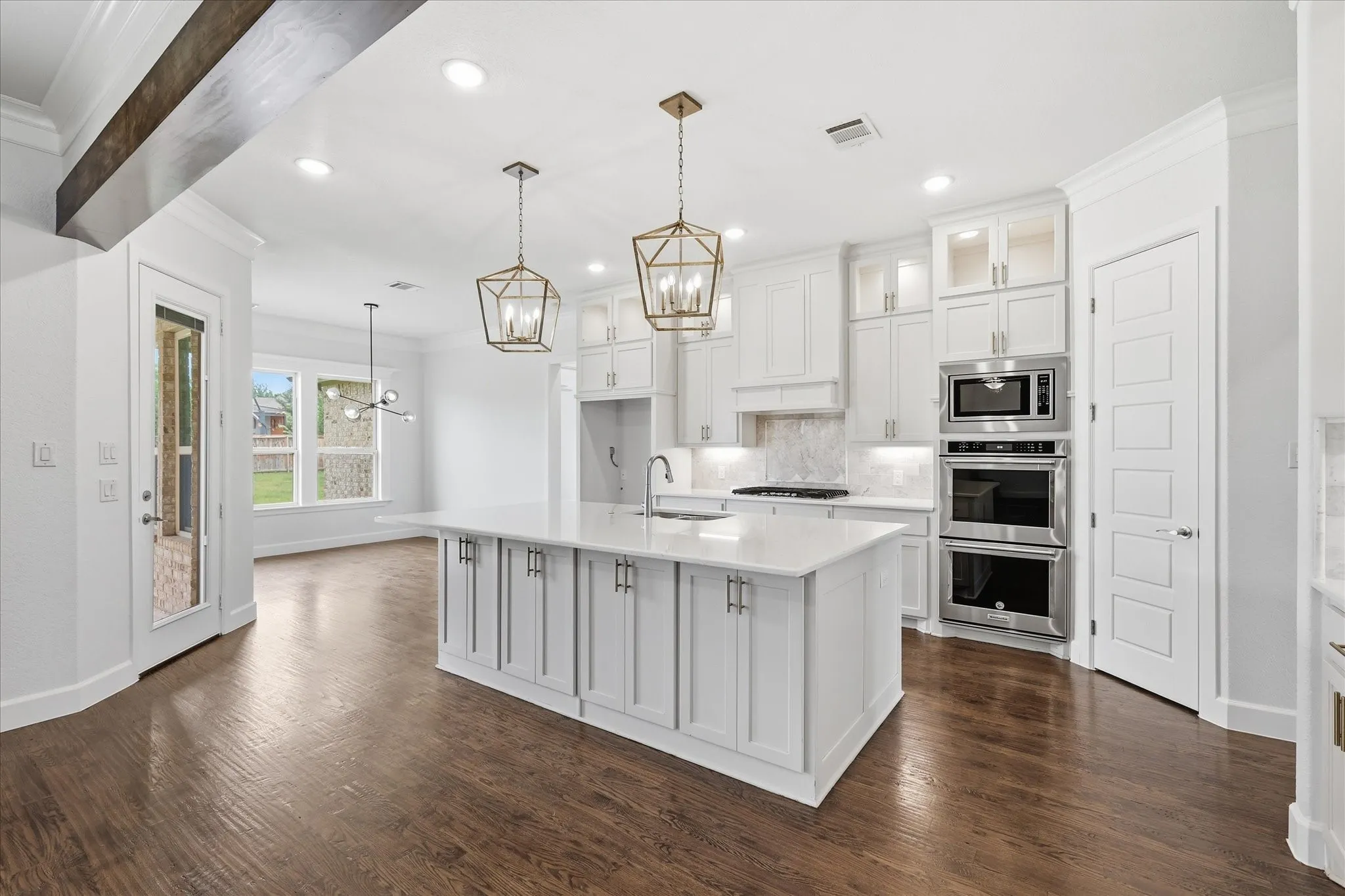 Single Family Residence For Sale in Tarrant County , 7417 Seclusion Ridge Drive, Arlington, Texas 76001, 4 Bedroom, 4 Bathroom, 2 Garage spaces, 3,917 Sqft, built in 2017, mls#21277194, Real Estate Agent in Arlington, Homes For Sale in Tarrant county, Homes For Sale in Arlington, Realtor in Arlington Texas, Real Estate Brokerage Independent Realty Texas, Luminita Cordes Realtor