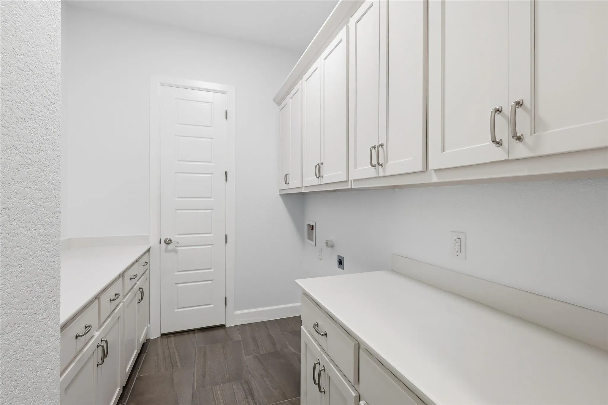 Single Family Residence For Sale in Tarrant County , 7417 Seclusion Ridge Drive, Arlington, Texas 76001, 4 Bedroom, 4 Bathroom, 2 Garage spaces, 3,917 Sqft, built in 2017, mls#21277194, Real Estate Agent in Arlington, Homes For Sale in Tarrant county, Homes For Sale in Arlington, Realtor in Arlington Texas, Real Estate Brokerage Independent Realty Texas, Luminita Cordes Realtor