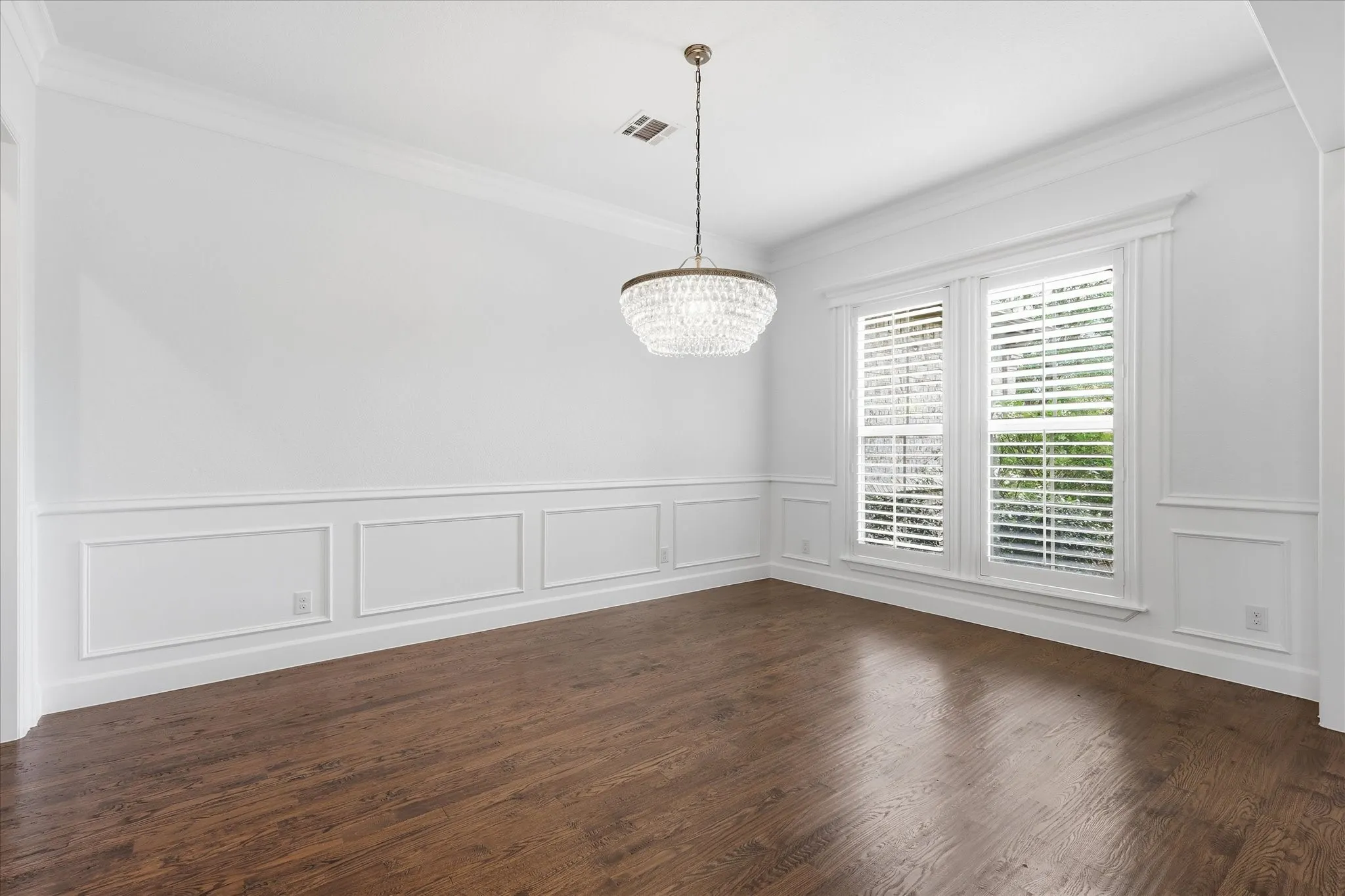 Single Family Residence For Sale in Tarrant County , 7417 Seclusion Ridge Drive, Arlington, Texas 76001, 4 Bedroom, 4 Bathroom, 2 Garage spaces, 3,917 Sqft, built in 2017, mls#21277194, Real Estate Agent in Arlington, Homes For Sale in Tarrant county, Homes For Sale in Arlington, Realtor in Arlington Texas, Real Estate Brokerage Independent Realty Texas, Luminita Cordes Realtor
