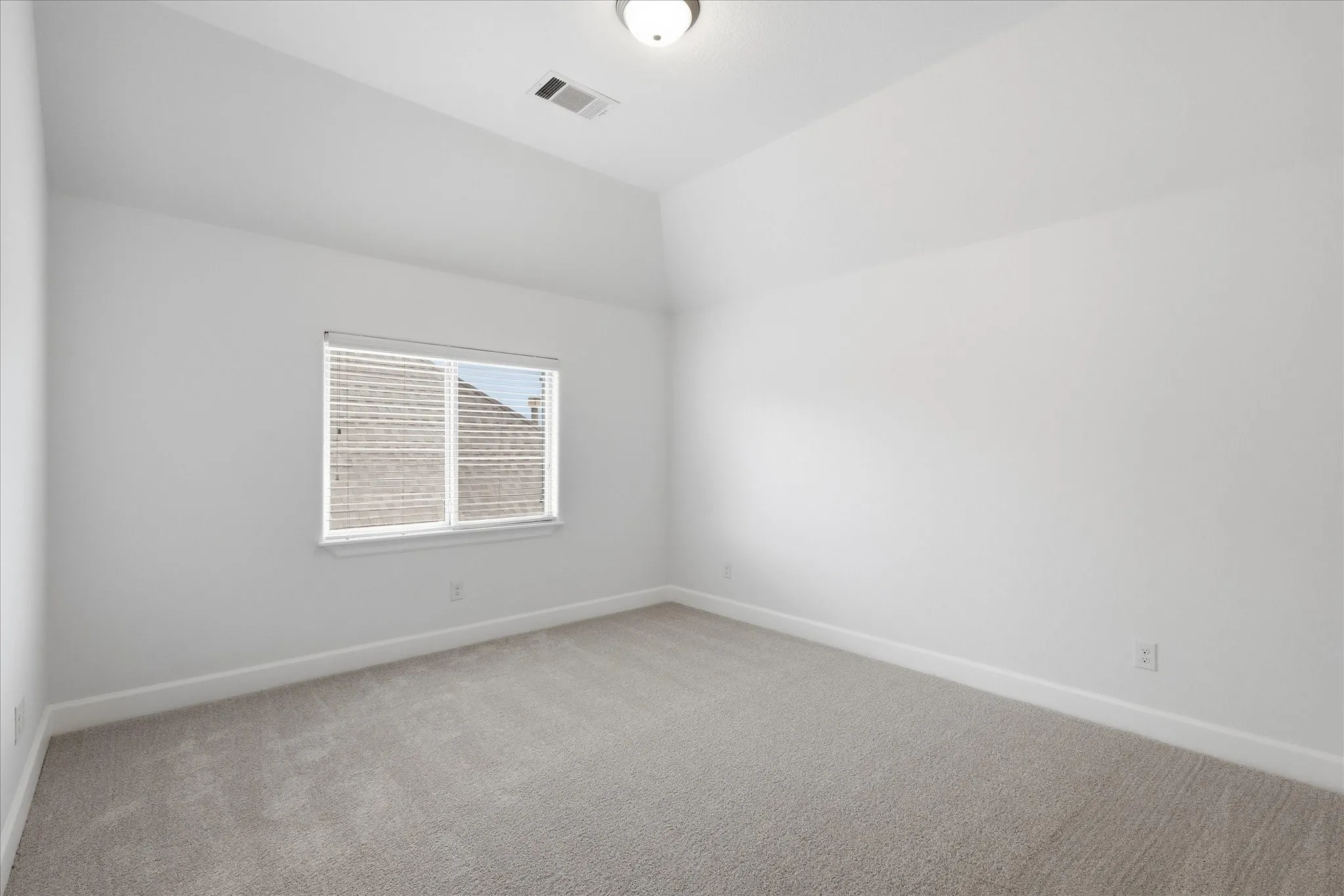 Single Family Residence For Sale in Tarrant County , 7417 Seclusion Ridge Drive, Arlington, Texas 76001, 4 Bedroom, 4 Bathroom, 2 Garage spaces, 3,917 Sqft, built in 2017, mls#21277194, Real Estate Agent in Arlington, Homes For Sale in Tarrant county, Homes For Sale in Arlington, Realtor in Arlington Texas, Real Estate Brokerage Independent Realty Texas, Luminita Cordes Realtor