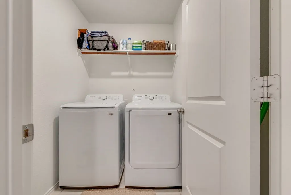 Single Family Residence For Sale in Ellis County , 712 Odlozil Lane, Ennis, Texas 75119, 3 Bedroom, 2 Bathroom, 2 Garage spaces, 1,522 Sqft, built in 2022, mls#21277466, Real Estate Agent in Ennis, Homes For Sale in Ellis county, Homes For Sale in Ennis, Realtor in Ennis Texas, Real Estate Brokerage Independent Realty Texas, Luminita Cordes Realtor