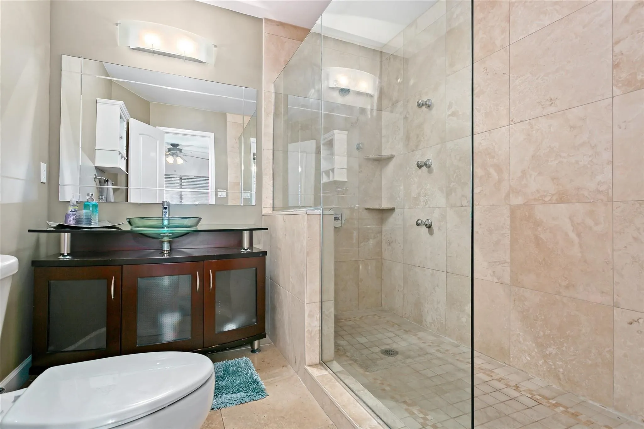 Condominium For Rent in Dallas County , 3314 Douglas Avenue 202, Dallas, Texas 75219, 2 Bedroom, 3 Bathroom, Garage spaces, 1,336 Sqft, built in 1984, mls#21277476, Real Estate Agent in Dallas, Homes For Rent in Dallas county, Homes For Rent in Dallas, Realtor in Dallas Texas, Real Estate Brokerage Independent Realty Texas, Luminita Cordes Realtor