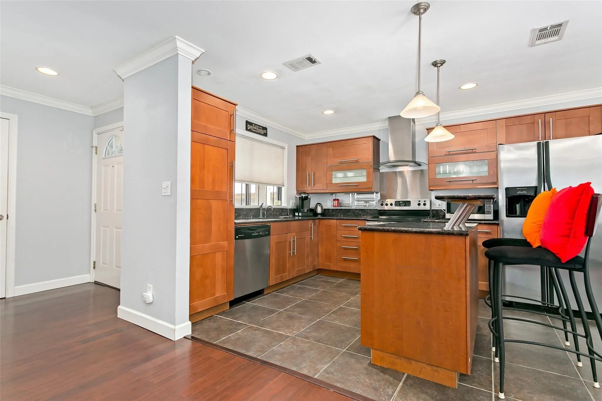 Condominium For Rent in Dallas County , 3314 Douglas Avenue 202, Dallas, Texas 75219, 2 Bedroom, 3 Bathroom, Garage spaces, 1,336 Sqft, built in 1984, mls#21277476, Real Estate Agent in Dallas, Homes For Rent in Dallas county, Homes For Rent in Dallas, Realtor in Dallas Texas, Real Estate Brokerage Independent Realty Texas, Luminita Cordes Realtor