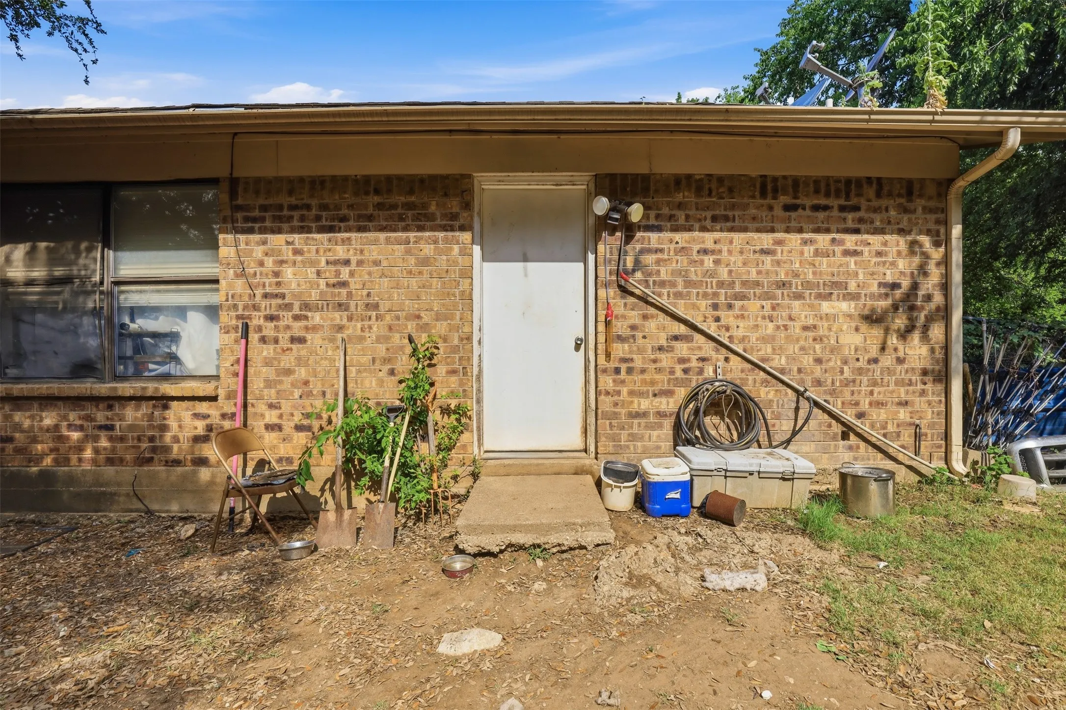 Single Family Residence For Sale in Hood County , 606 E Barton Street, Granbury, Texas 76048, 3 Bedroom, 1 Bathroom, 1 Garage spaces, 1,188 Sqft, built in 1980, mls#21267567, Real Estate Agent in Granbury, Homes For Sale in Hood county, Homes For Sale in Granbury, Realtor in Granbury Texas, Real Estate Brokerage Independent Realty Texas, Luminita Cordes Realtor