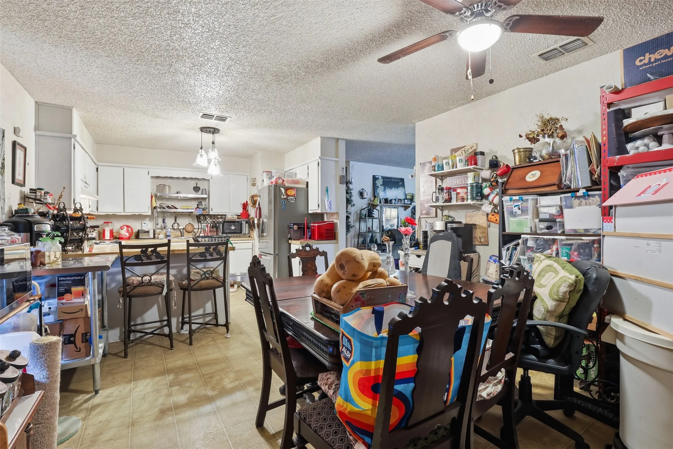 Single Family Residence For Sale in Hood County , 606 E Barton Street, Granbury, Texas 76048, 3 Bedroom, 1 Bathroom, 1 Garage spaces, 1,188 Sqft, built in 1980, mls#21267567, Real Estate Agent in Granbury, Homes For Sale in Hood county, Homes For Sale in Granbury, Realtor in Granbury Texas, Real Estate Brokerage Independent Realty Texas, Luminita Cordes Realtor
