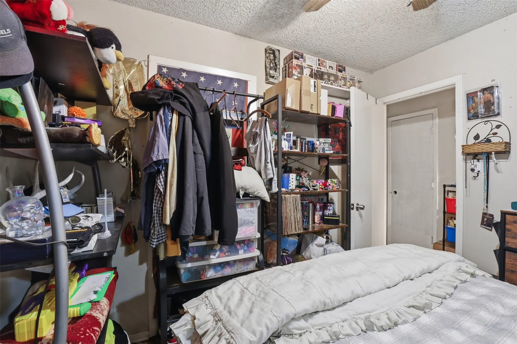 Single Family Residence For Sale in Hood County , 606 E Barton Street, Granbury, Texas 76048, 3 Bedroom, 1 Bathroom, 1 Garage spaces, 1,188 Sqft, built in 1980, mls#21267567, Real Estate Agent in Granbury, Homes For Sale in Hood county, Homes For Sale in Granbury, Realtor in Granbury Texas, Real Estate Brokerage Independent Realty Texas, Luminita Cordes Realtor