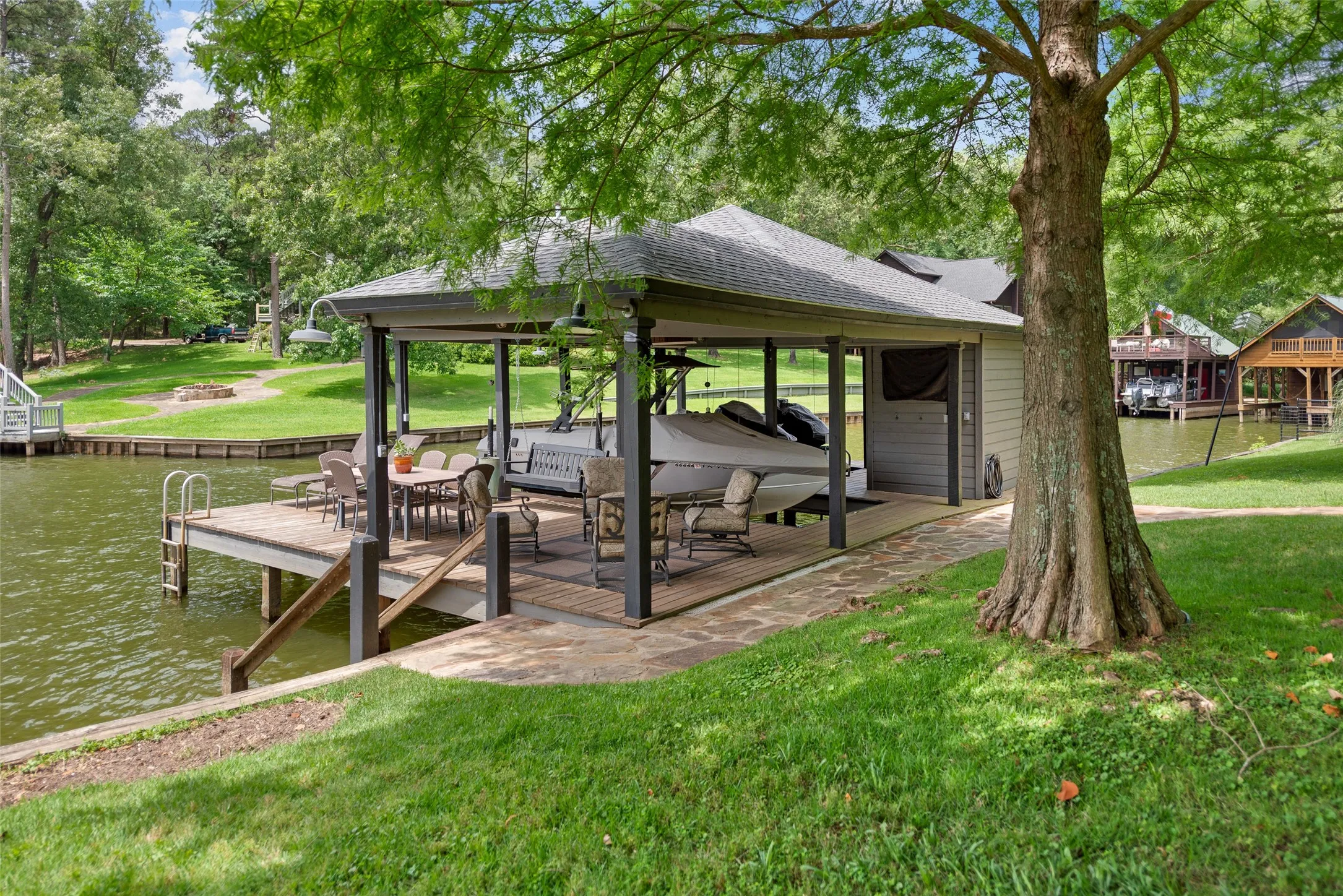 2-Stall Boathouse